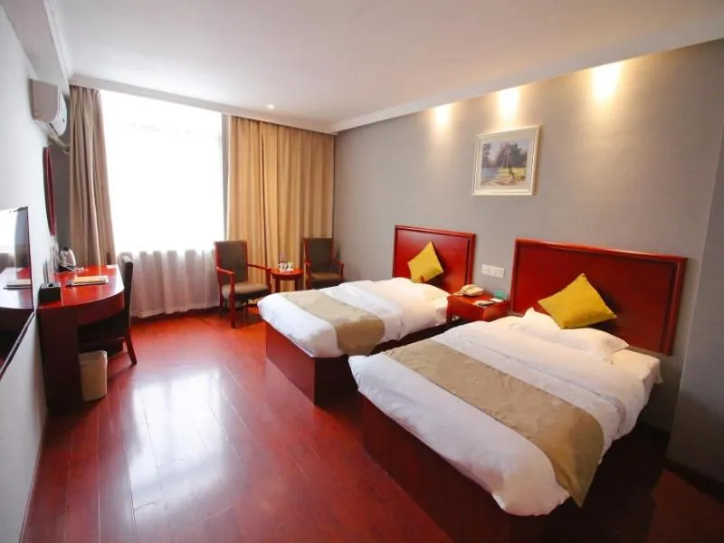 Bed in GreenTree Alliance JiangSu SuZhou Industrial Park LianFeng Plaza Hotel