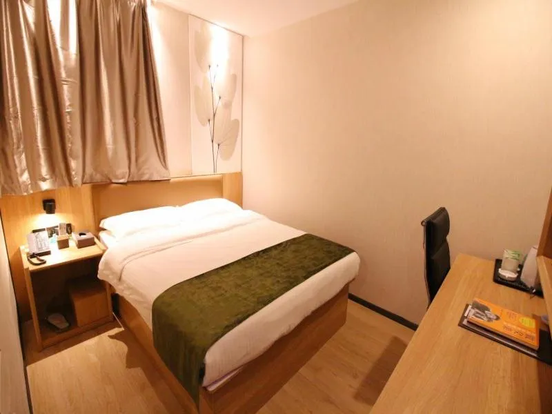 Bed in GreenTree Inn JiangSu SuZhou Industrial Park QingJian Lake Express Hotel