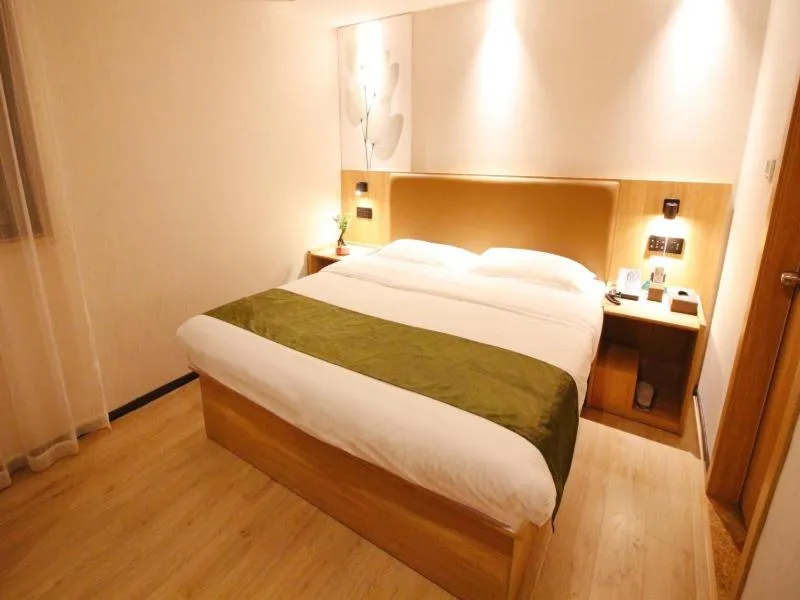 Bed in GreenTree Inn JiangSu SuZhou Industrial Park QingJian Lake Express Hotel