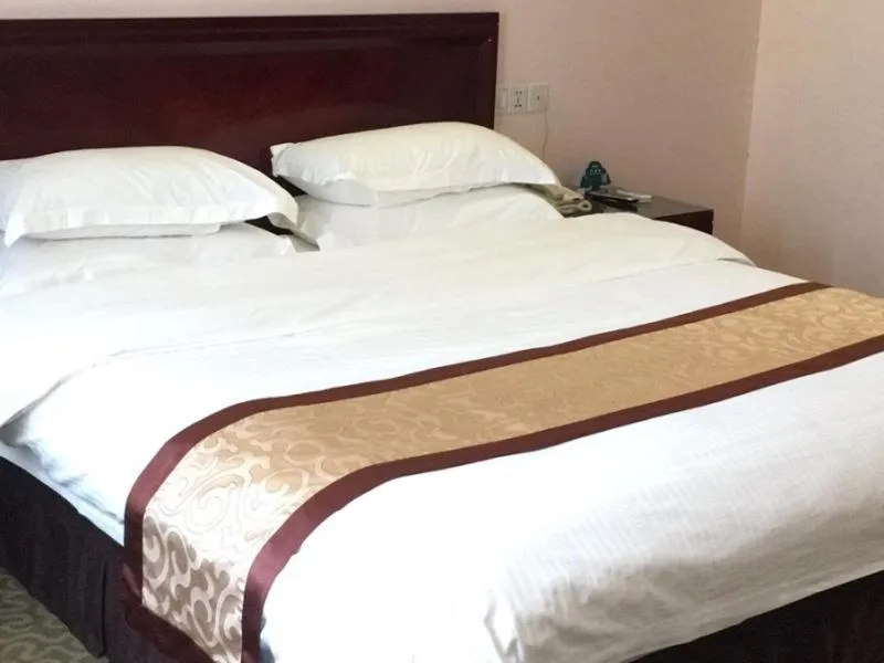 Bed in GreenTree Inn Jiangsu Suzhou International Education Zone Shihu Express Hotel