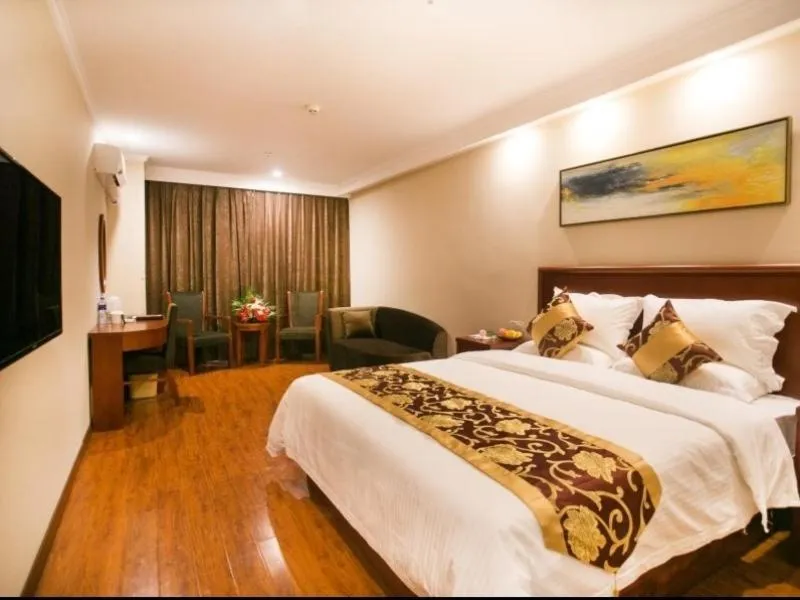 Bed in GreenTree Inn SuZhou Railway Station HuQiu Hotel