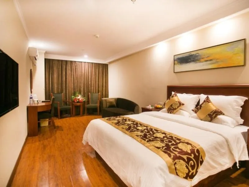 Bed in GreenTree Inn SuZhou Railway Station HuQiu Hotel