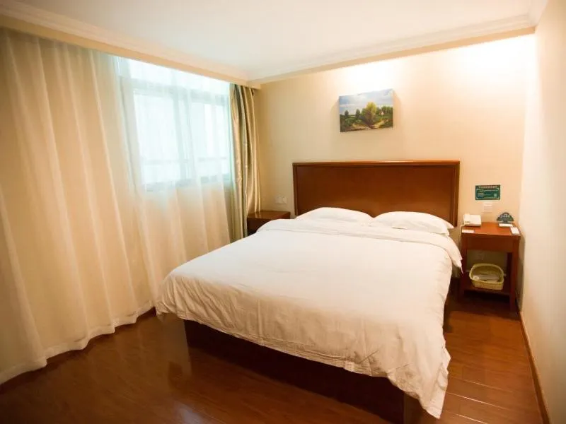 Bed in GreenTree Inn JIangSu XuZhou PeiXian Bus Station TangMu Road Business Hotel