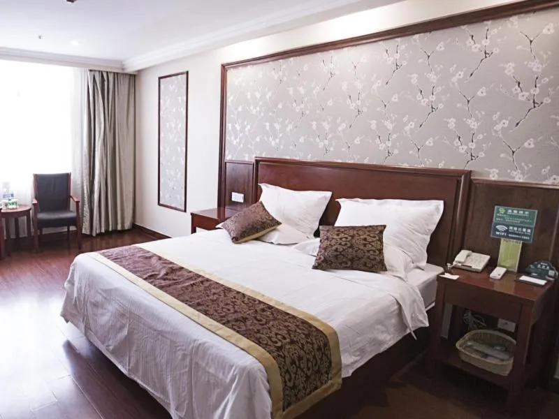 Bed in GreenTree Inn JIangSu XuZhou PeiXian Bus Station TangMu Road Business Hotel