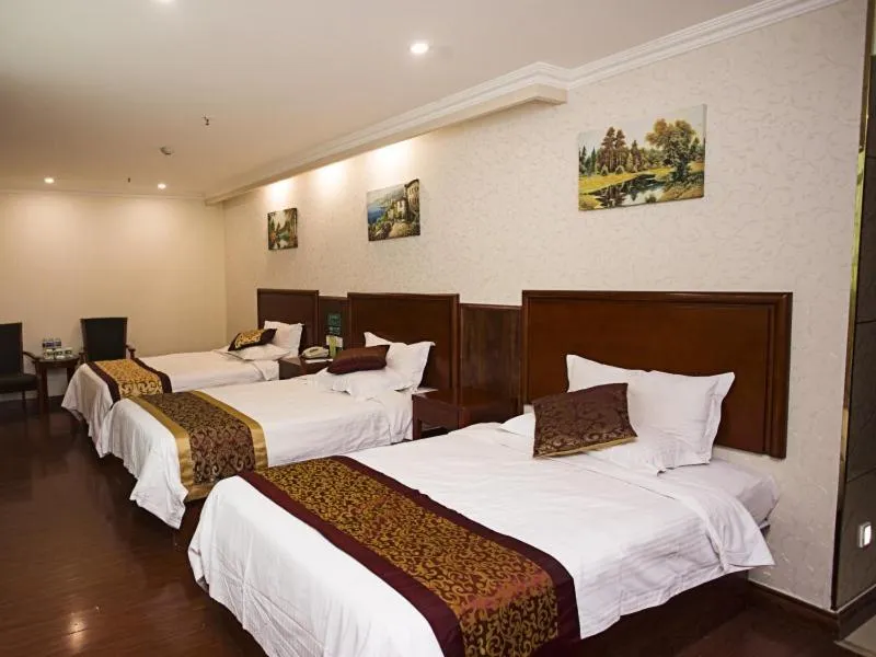 Bed in GreenTree Inn JIangSu XuZhou PeiXian Bus Station TangMu Road Business Hotel