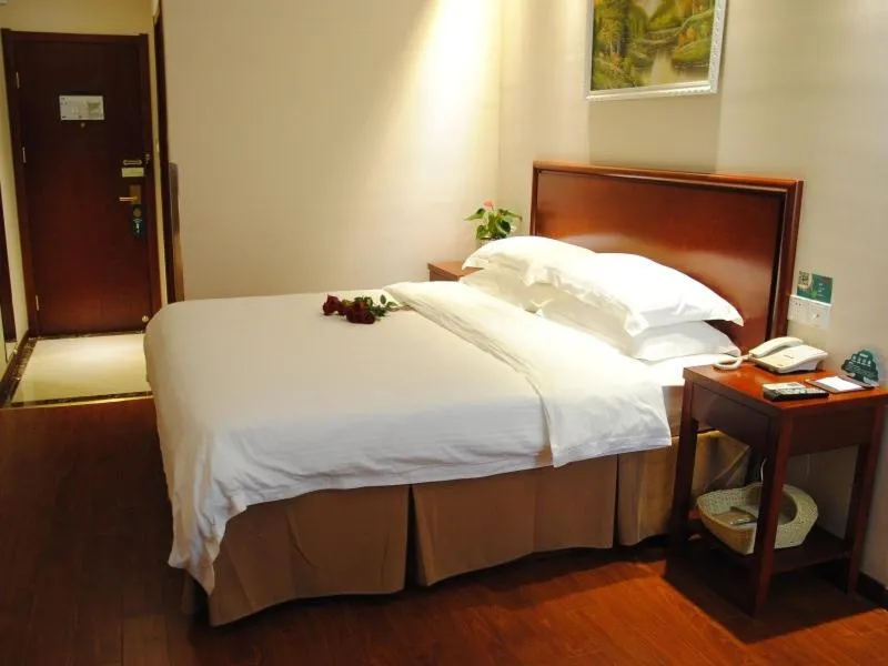 Bed in GreenTree Inn Anhui Hefei North Fuyang Road Luyang Industrial Park Express Hotel