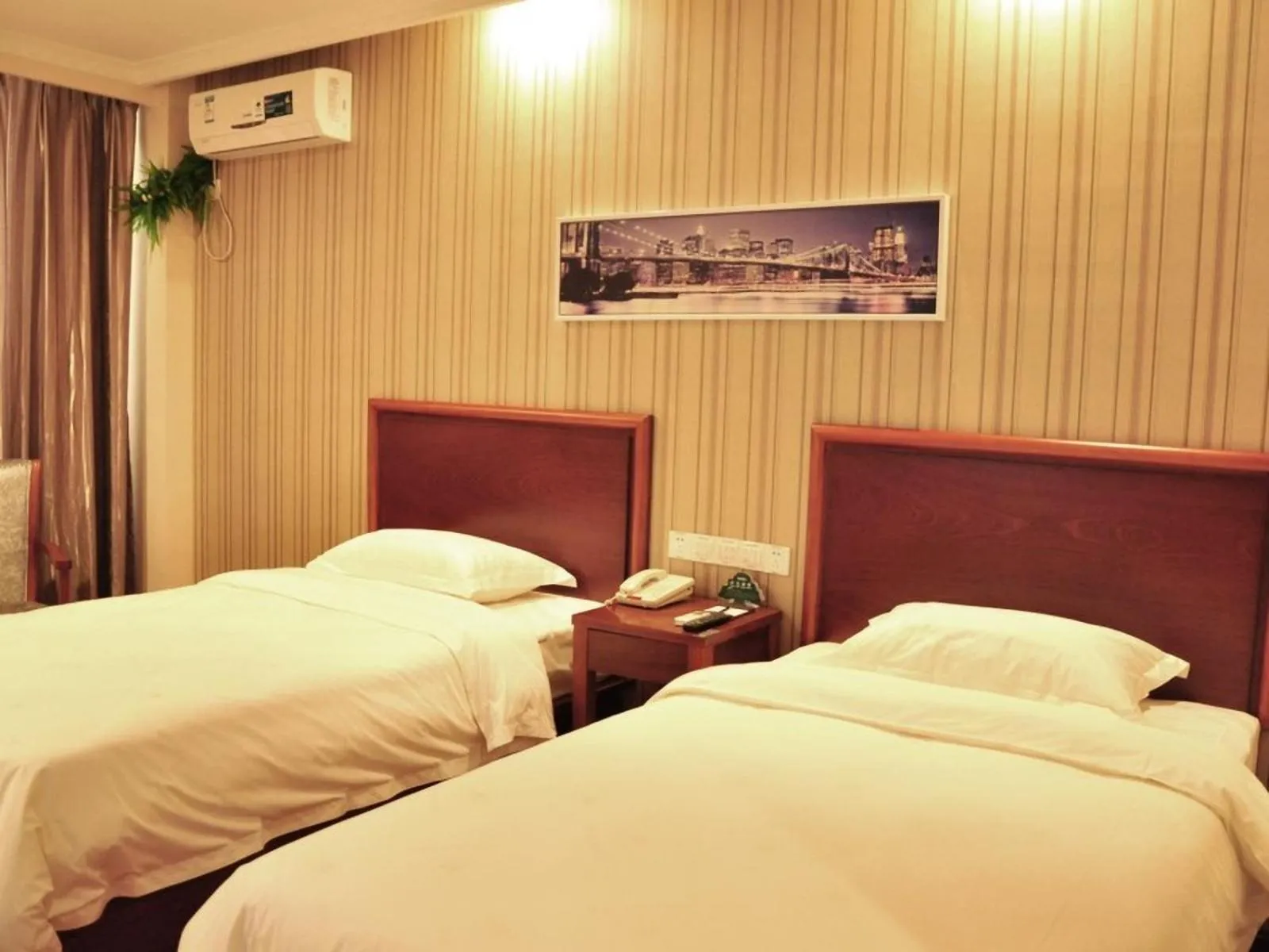 Bed in GreenTree Inn Anhui Hefei Mengcheng Road Beierhuan Express Hotel