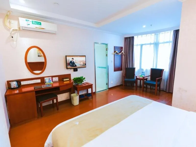 Bed in GreenTree Inn Zhejiang Shaoxing Paojiang Industrial Park Tanggong Road Business Hotel