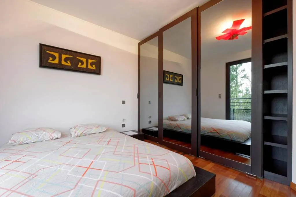 Bed in Topfloor Luxembourg Ville