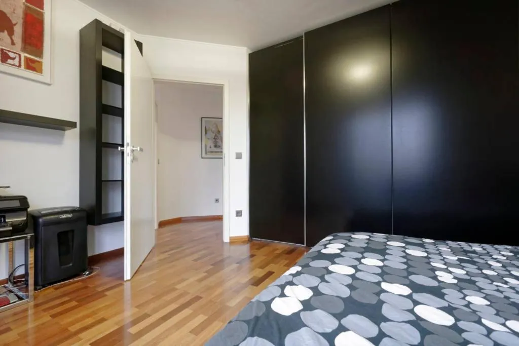 Bed in Topfloor Luxembourg Ville