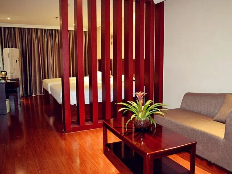 GreenTree Inn Jinan Gaoxin District International Convention Centre Business Hotel