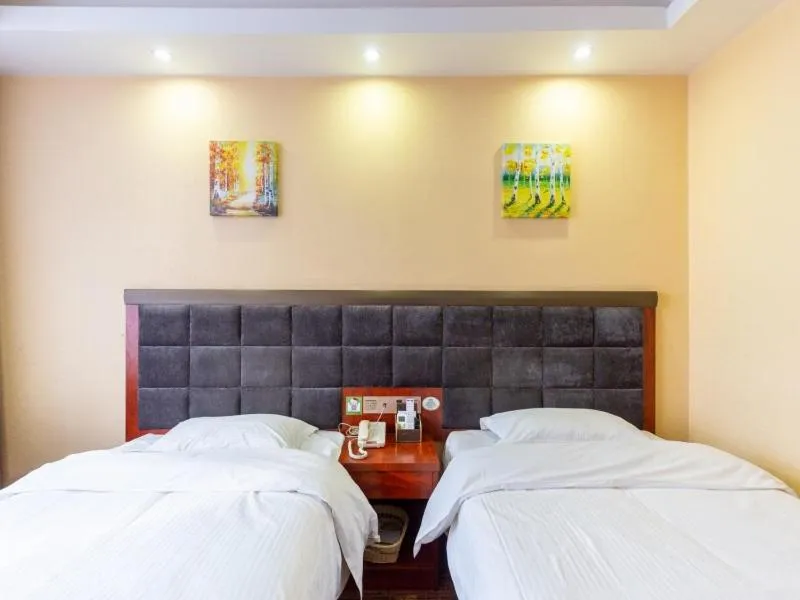 Bed in GreenTree Inn GanSu LanZhou JingNing Road Express Hotel