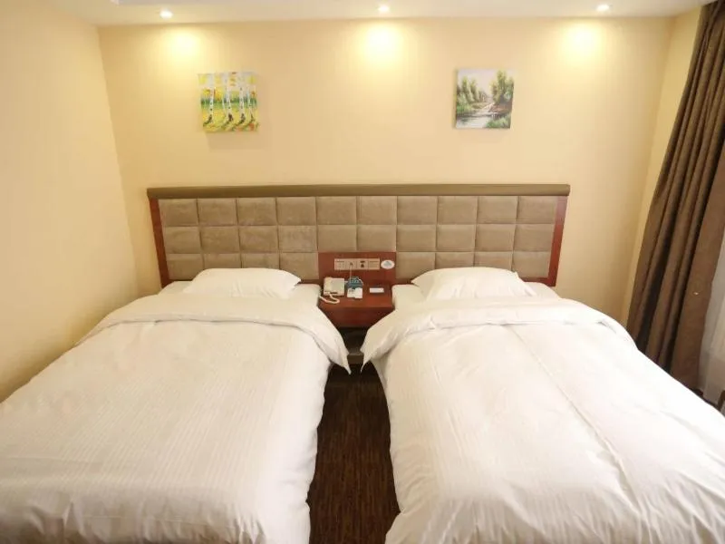 Bed in GreenTree Inn GanSu LanZhou JingNing Road Express Hotel