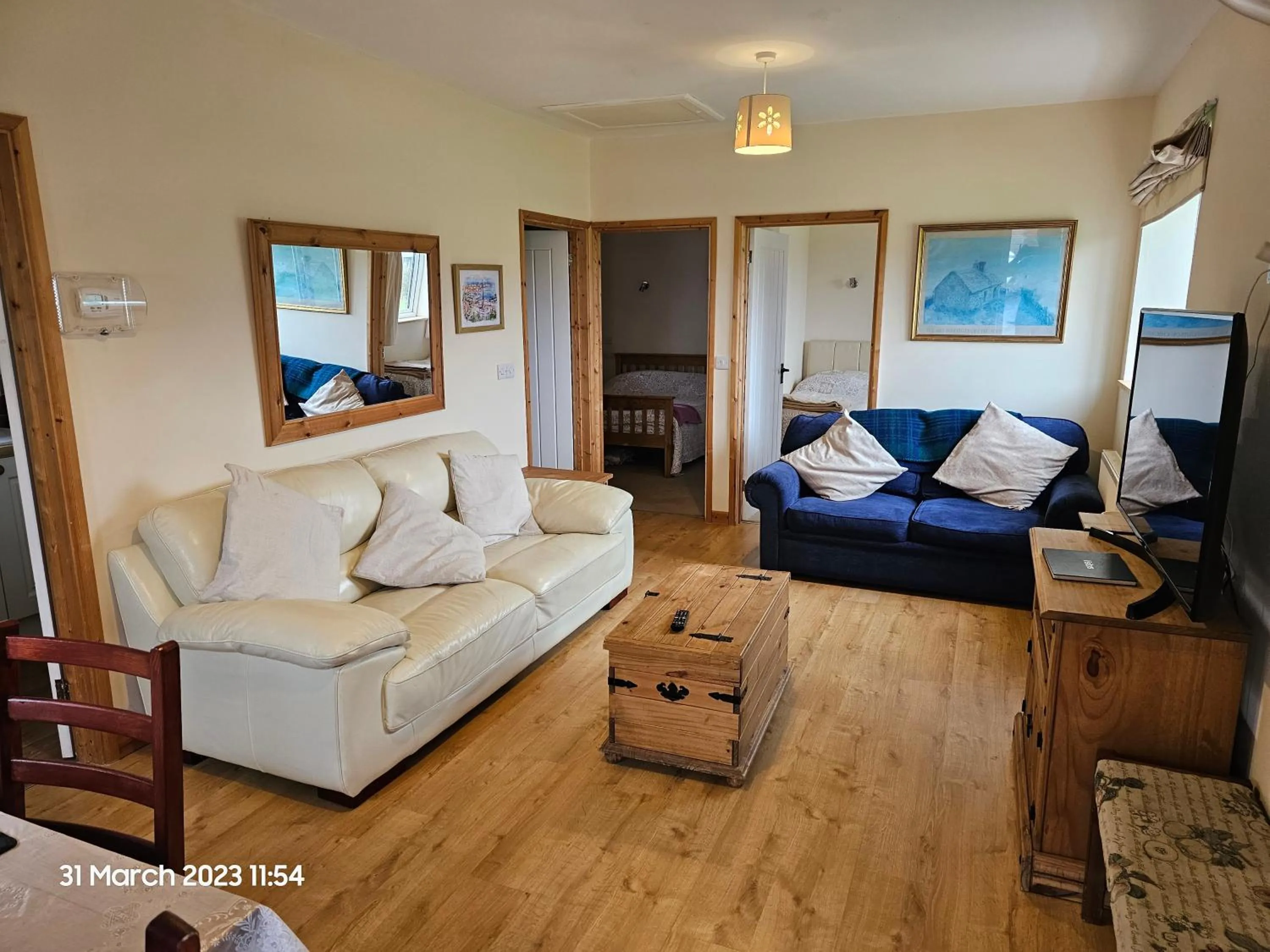 Living room, Bed in Burnt House Farm