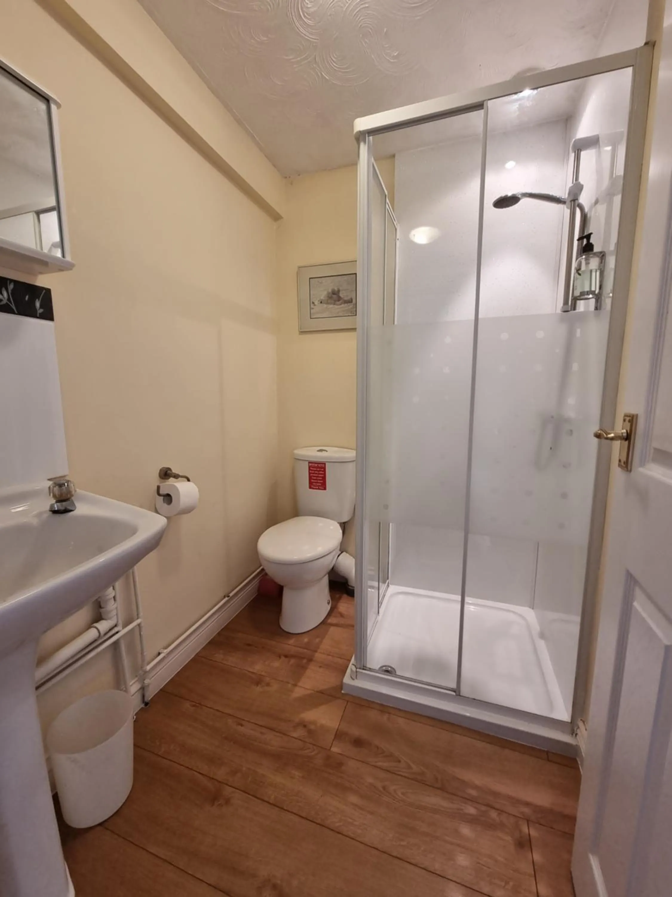 Bathroom in Burnt House Farm