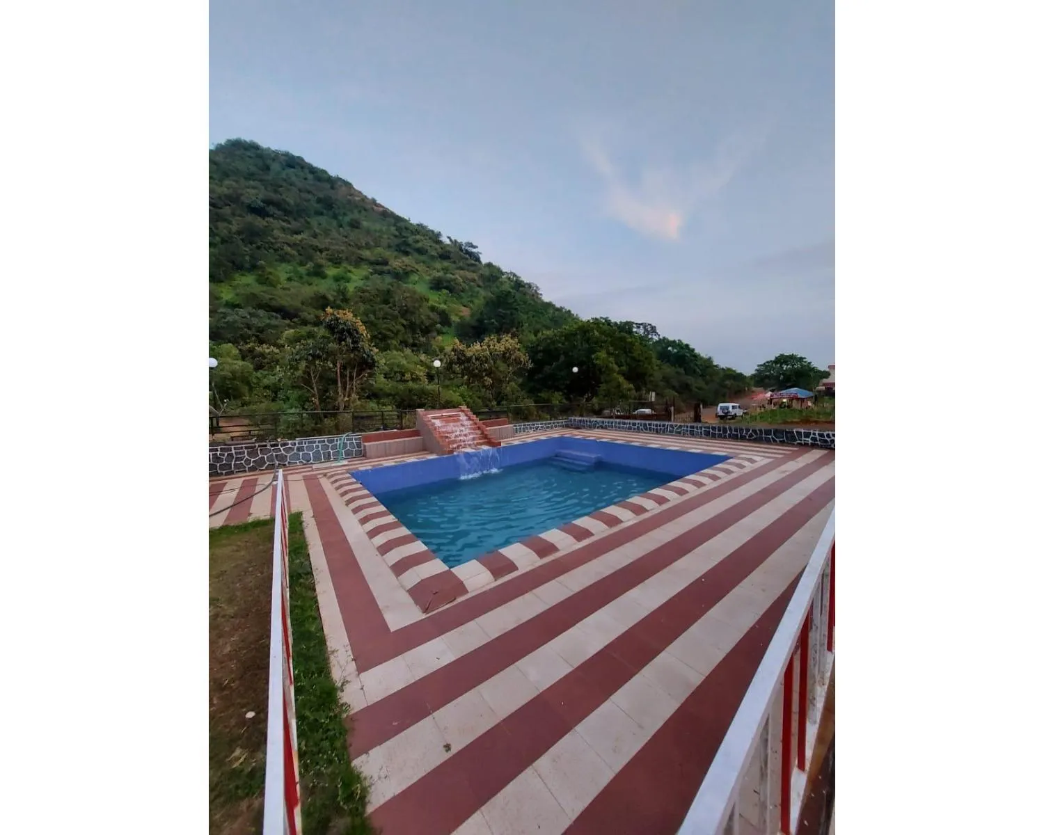 The shelar's Royal inn