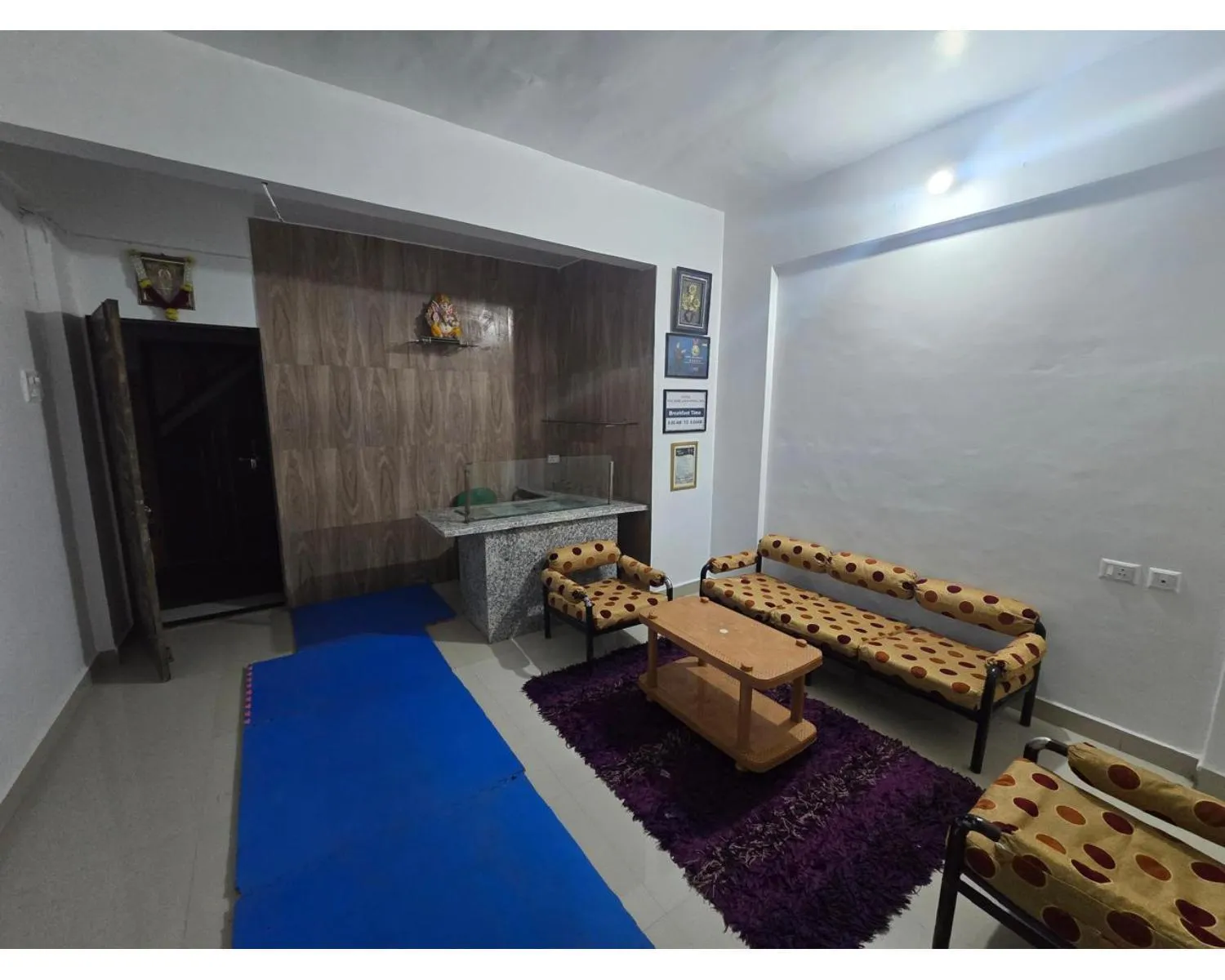 The shelar's Royal inn