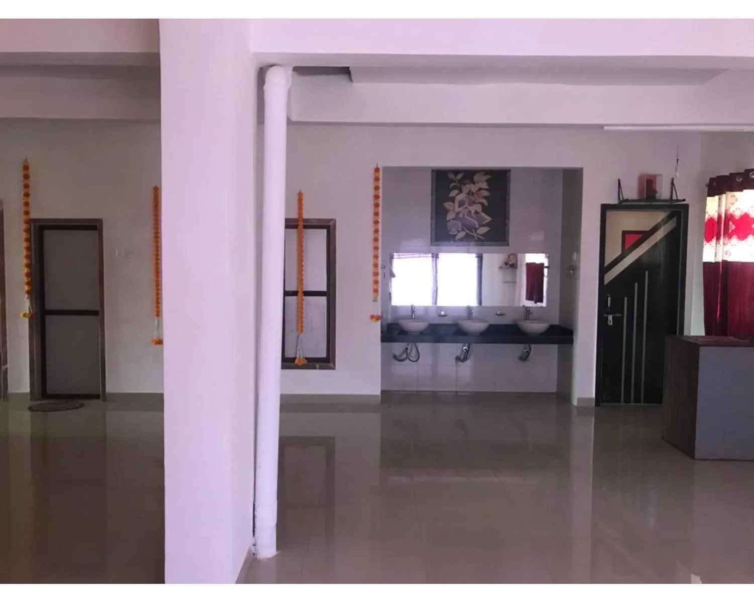 The shelar's Royal inn