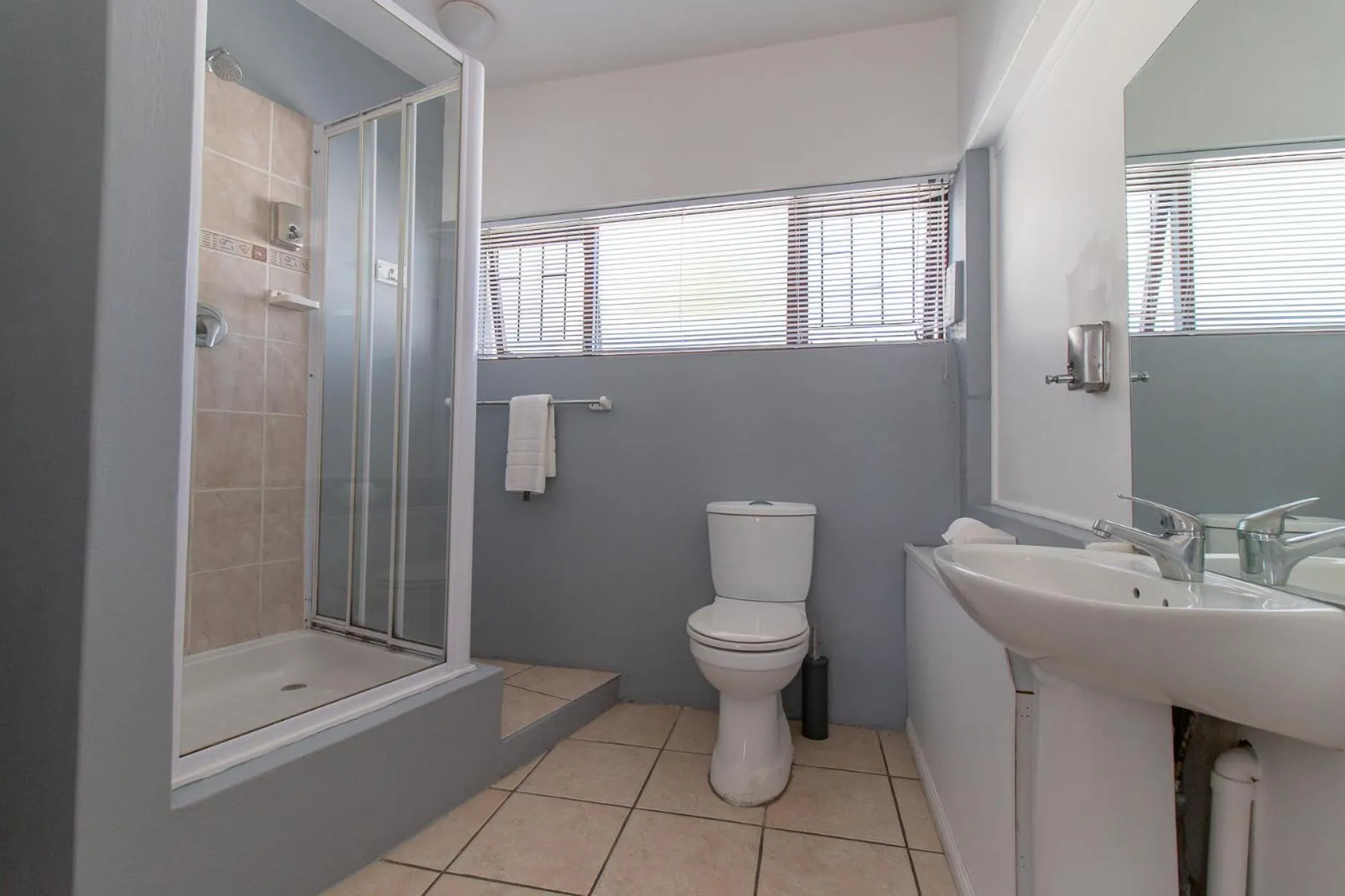 Shower in TwentyFour 17 Inn