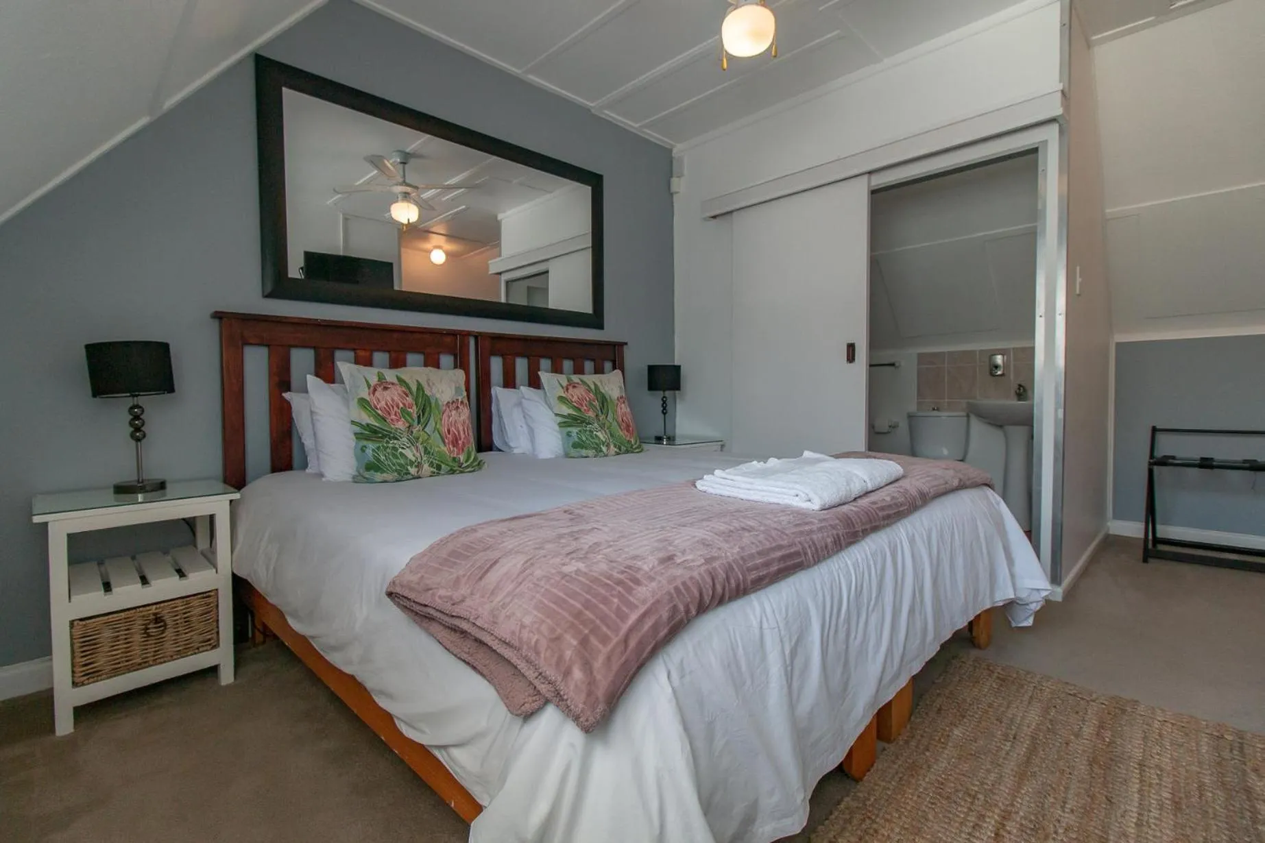 TV and multimedia, Bed in TwentyFour 17 Inn