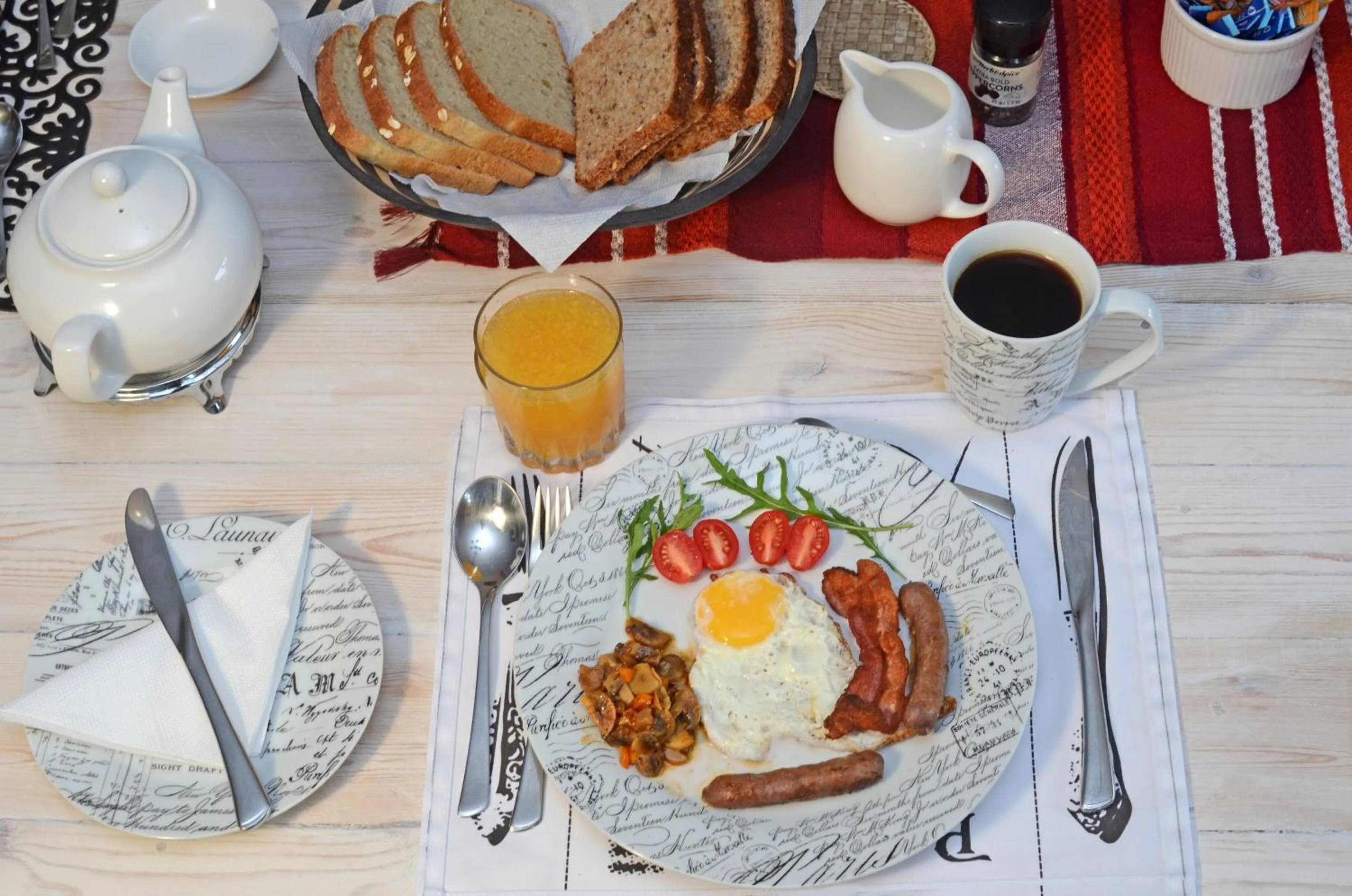 Food and drinks in B&B on 8th Avenue