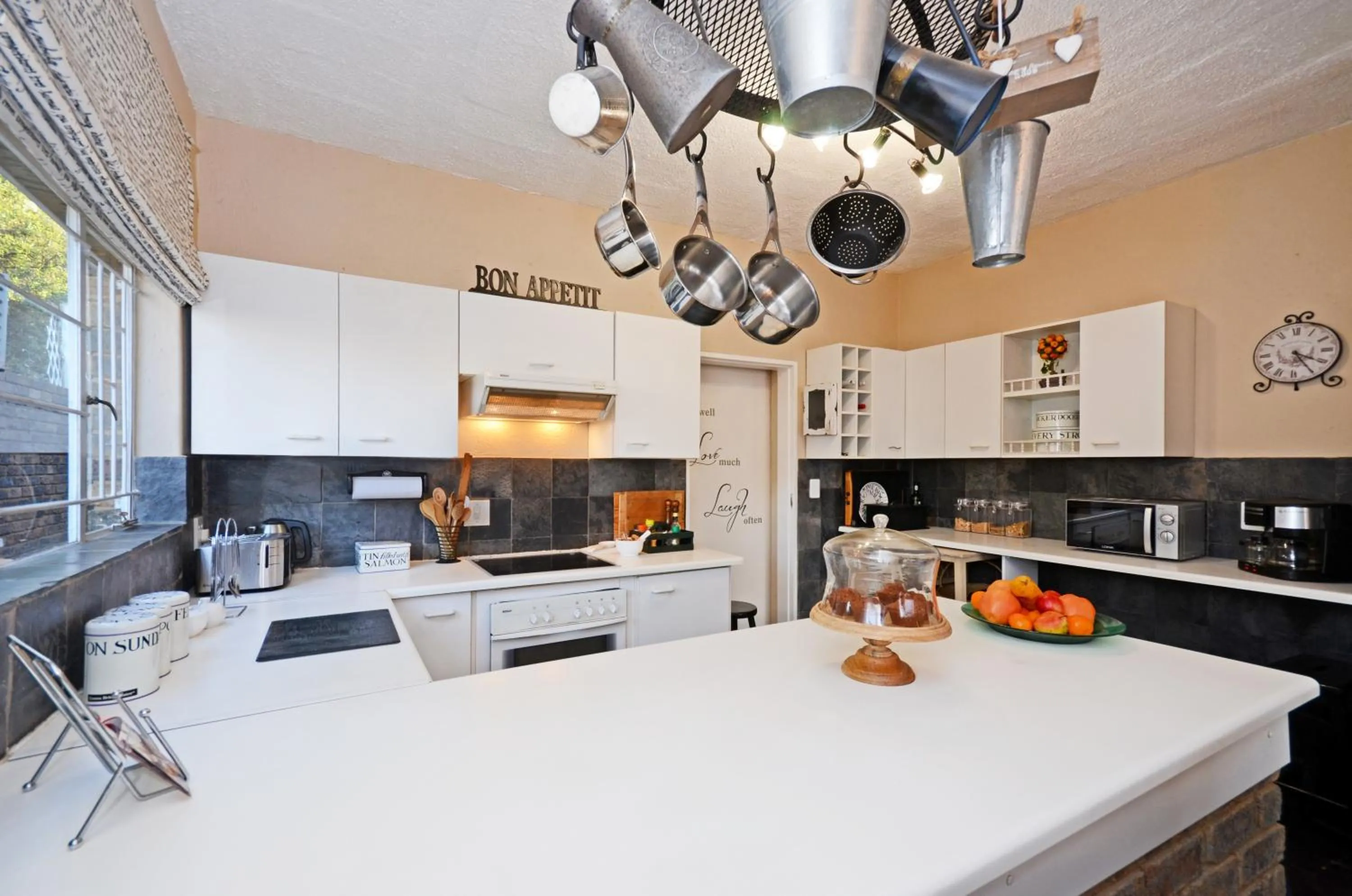 Property building in B&B on 8th Avenue