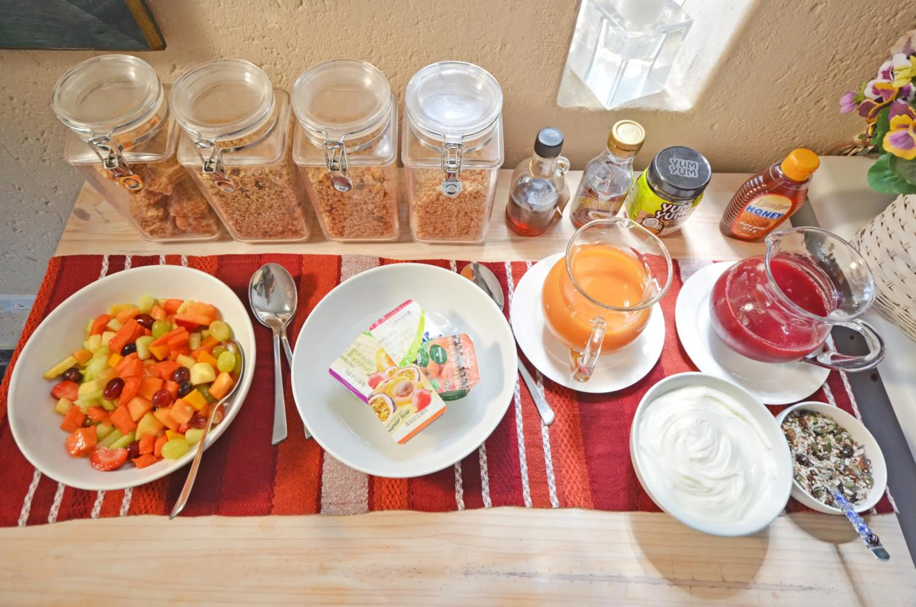 Food and drinks in B&B on 8th Avenue