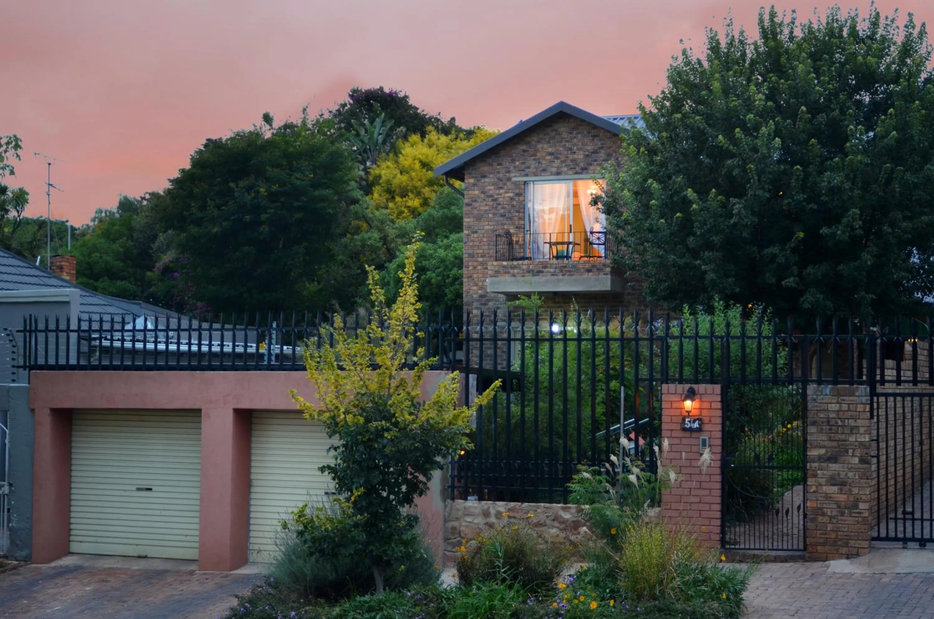 Facade/entrance in B&B on 8th Avenue