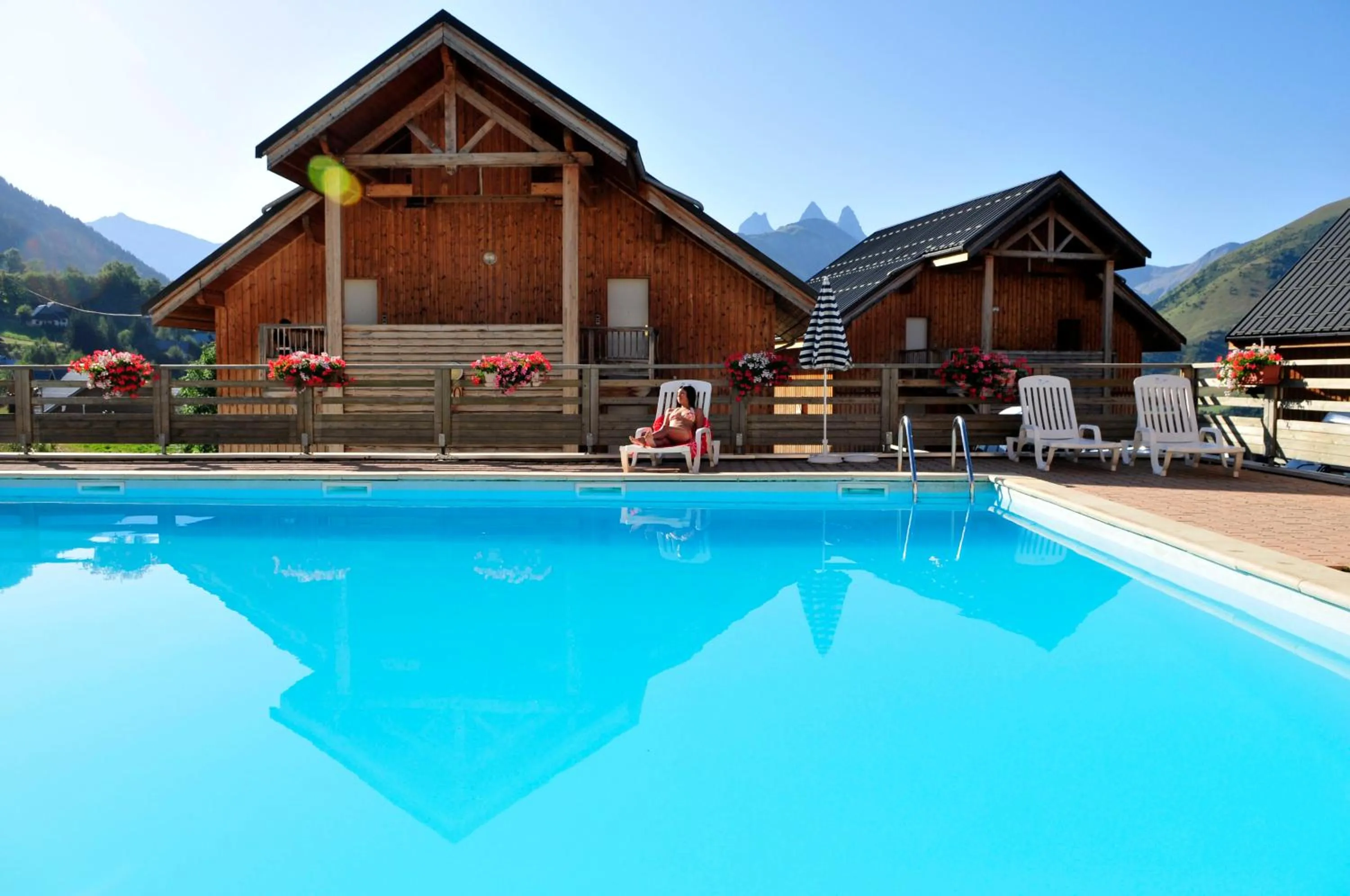 Swimming pool in Goélia - Les Chalets des Marmottes