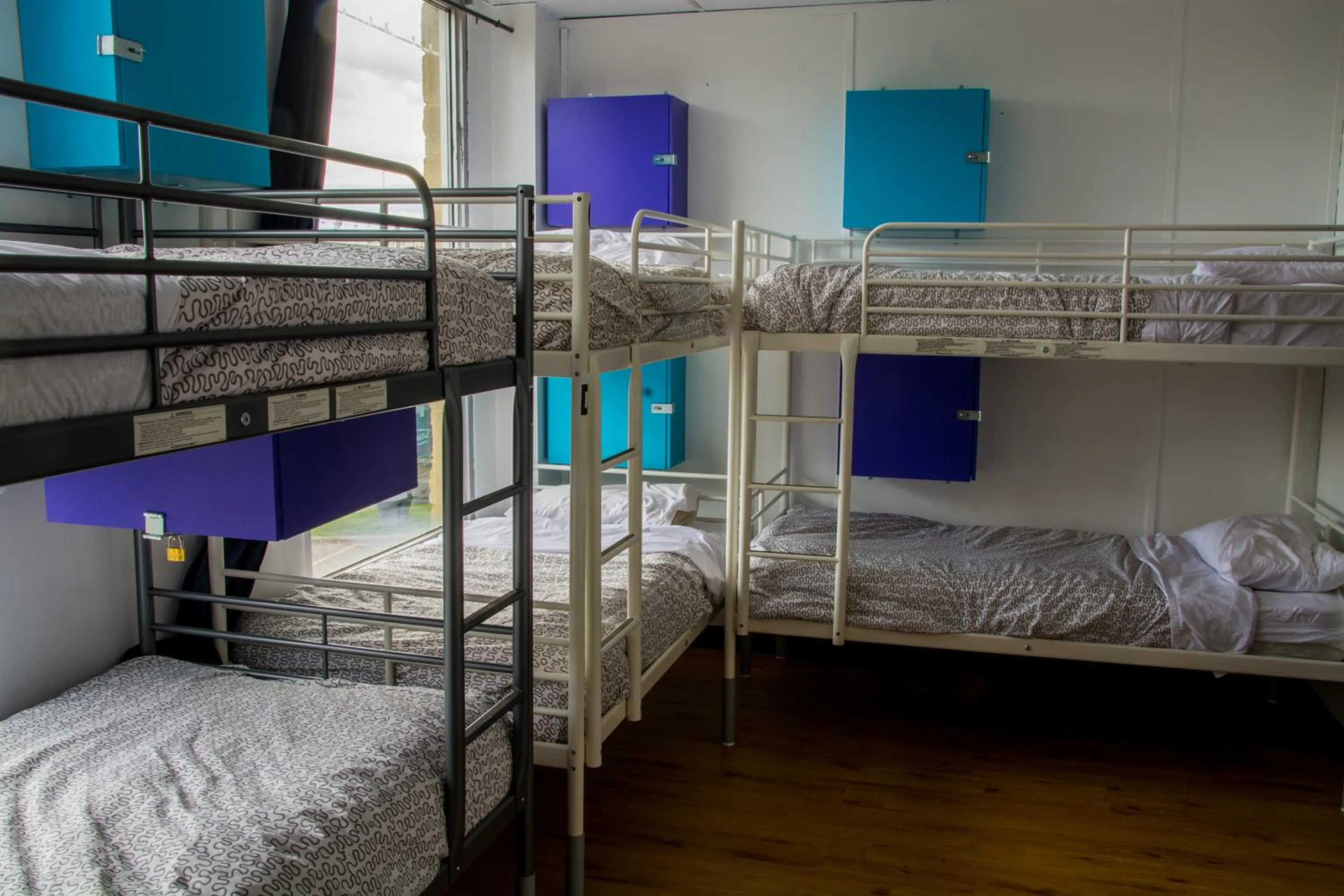 bunk bed in Wicked Hostels - Calgary
