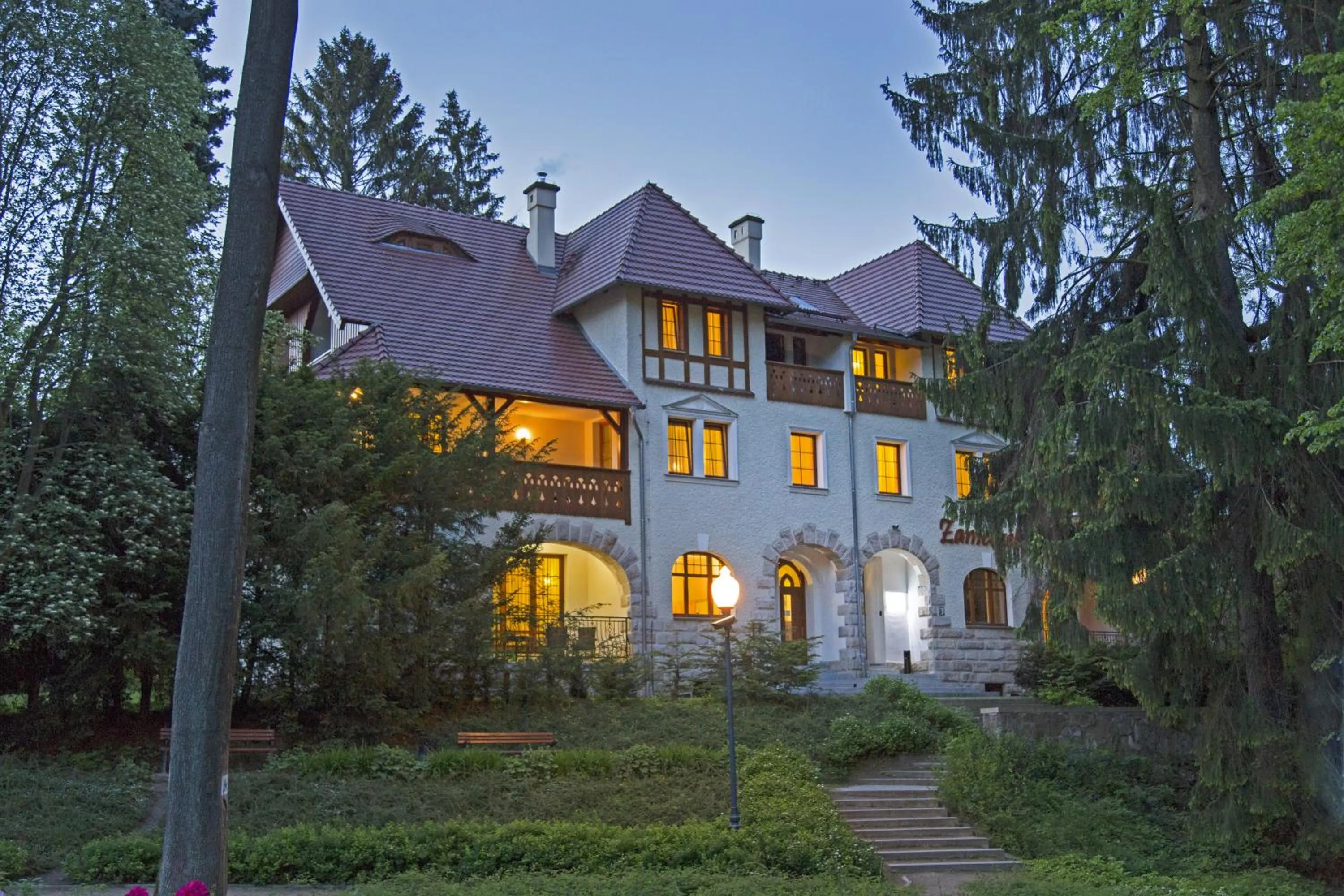 Property building in Willa Zameczek