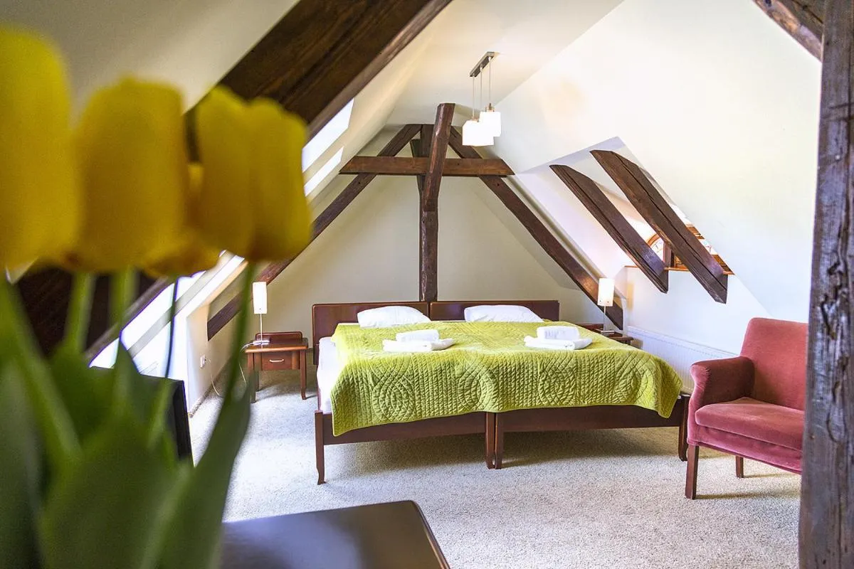 Bed in Willa Zameczek