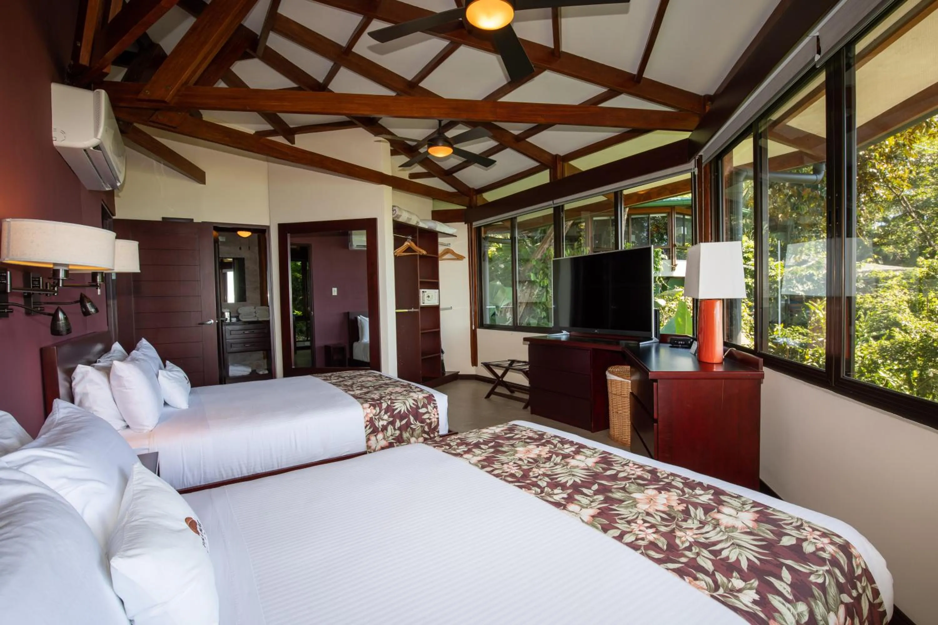 Bedroom, Bed in Tulemar Resort