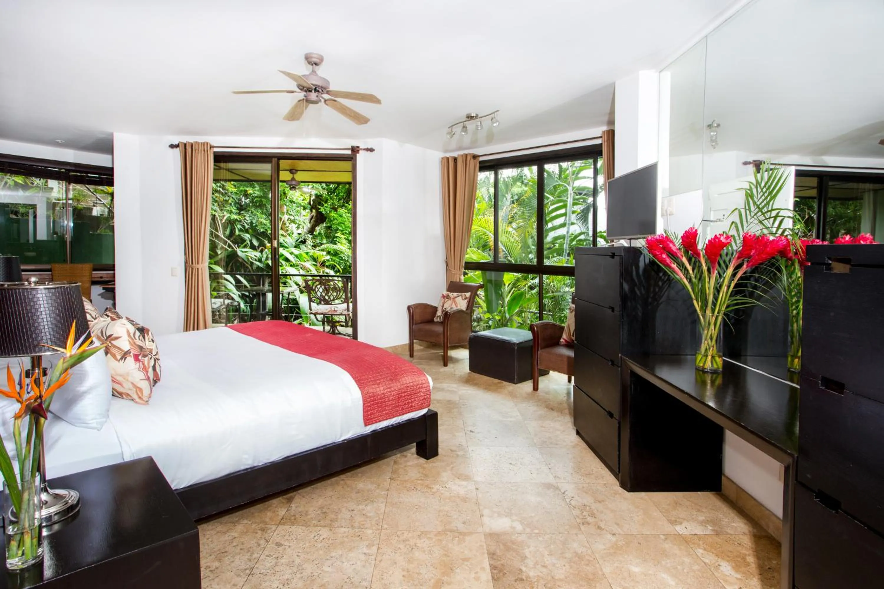 Bedroom, Bed in Tulemar Resort