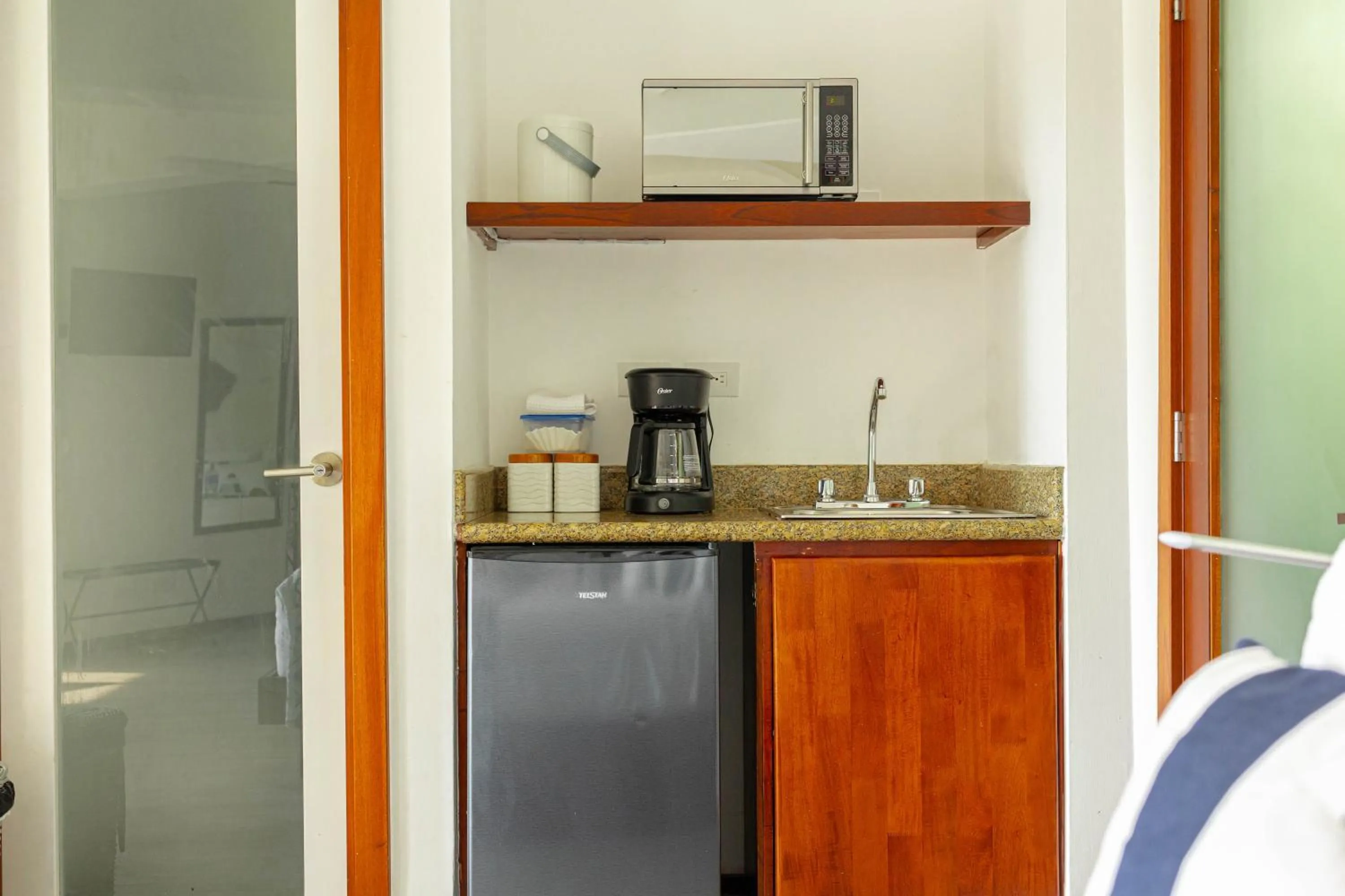 Coffee/tea facilities in Tulemar Resort