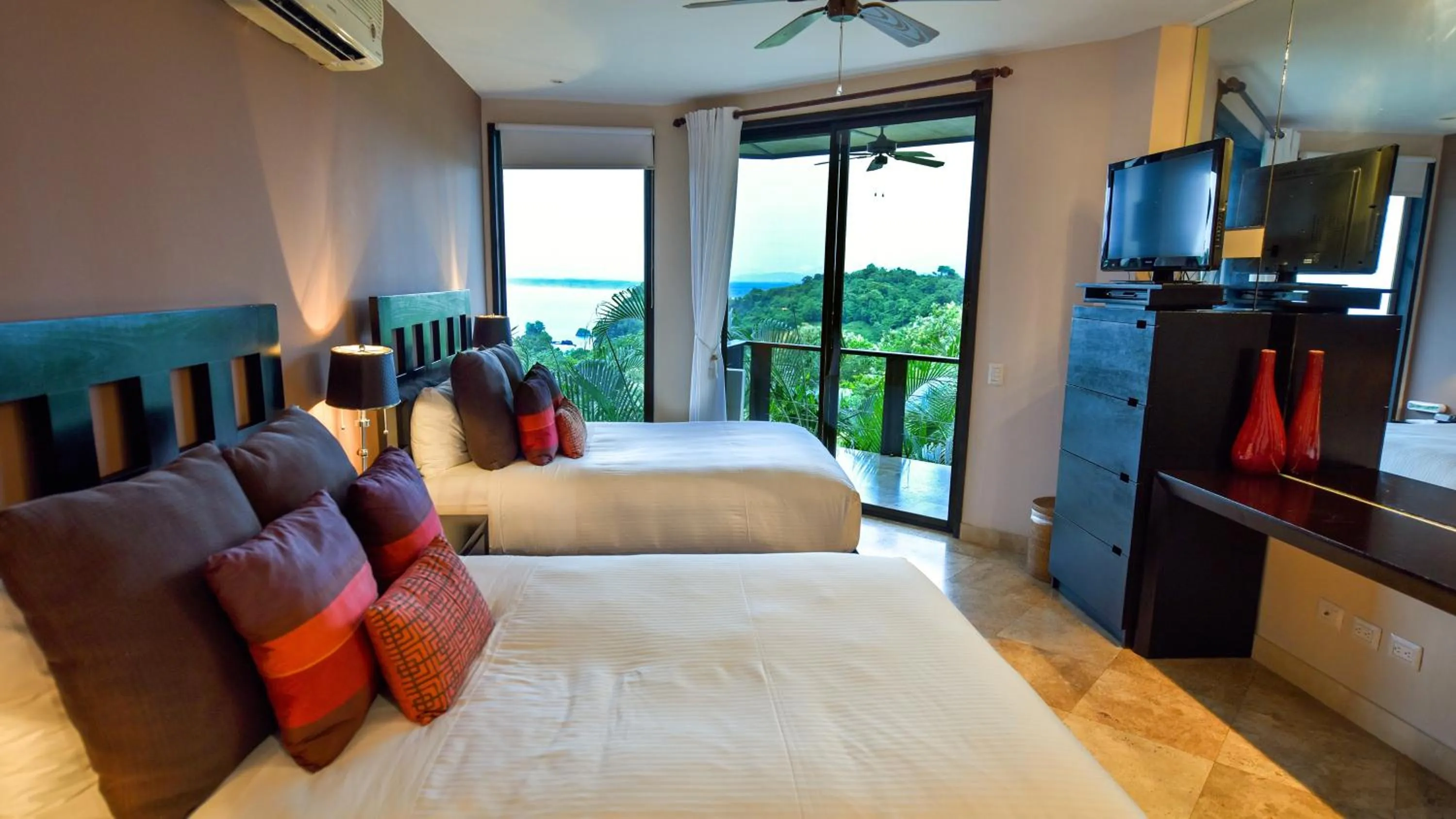 Bedroom, Bed in Tulemar Resort