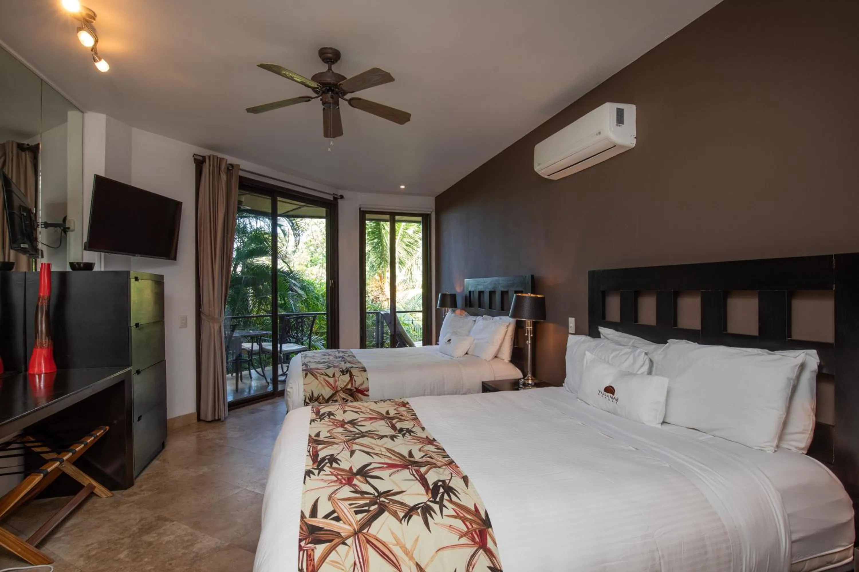 Bedroom, Bed in Tulemar Resort