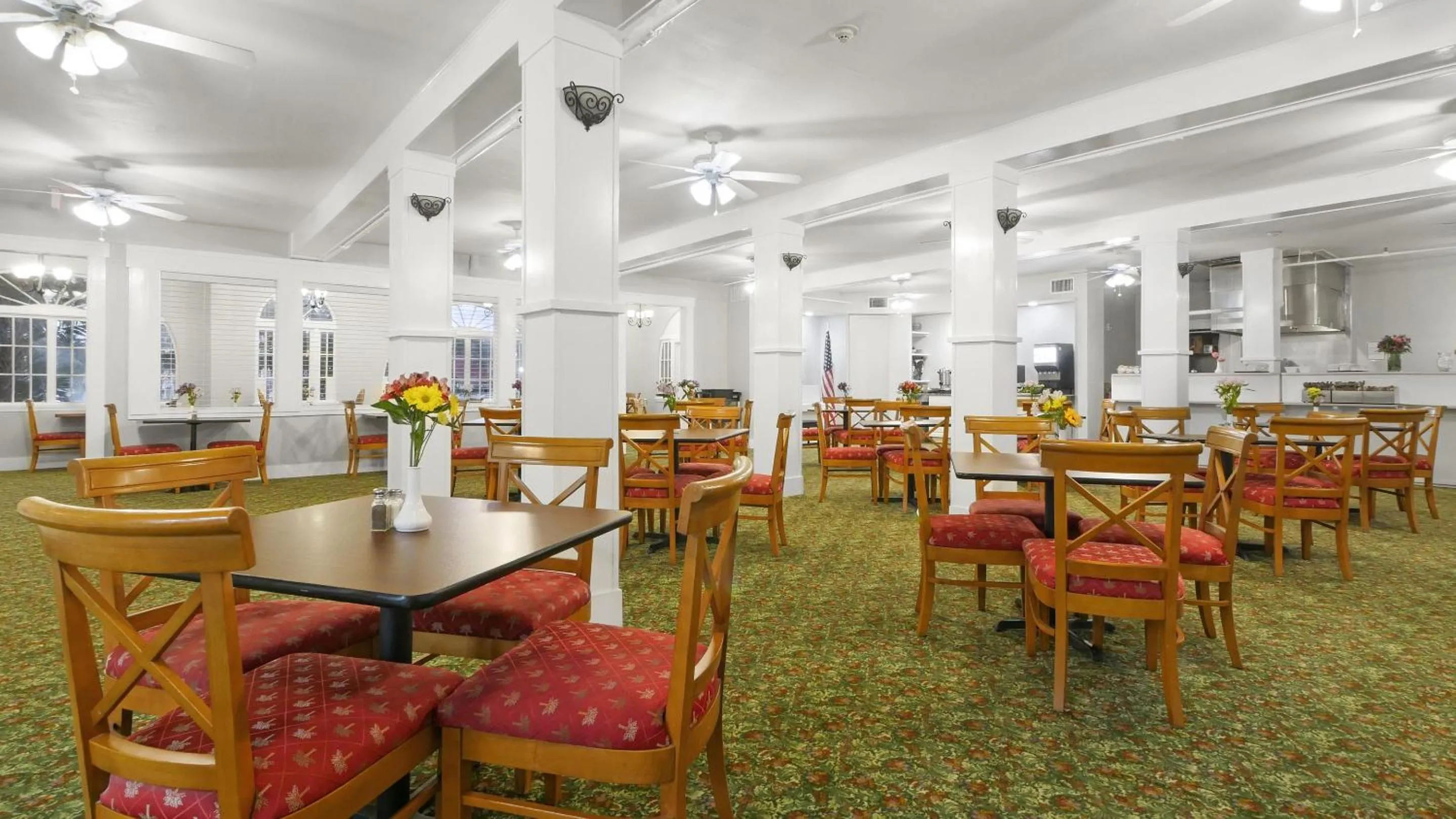 Dining area in Crystal Bay Historic Hotel