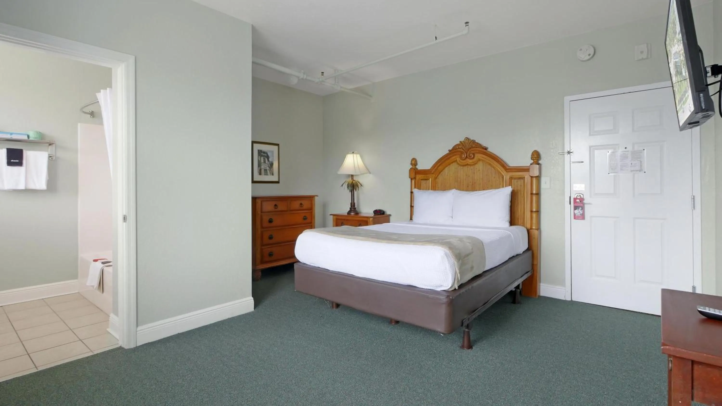 Photo of the whole room, Bed in Crystal Bay Historic Hotel