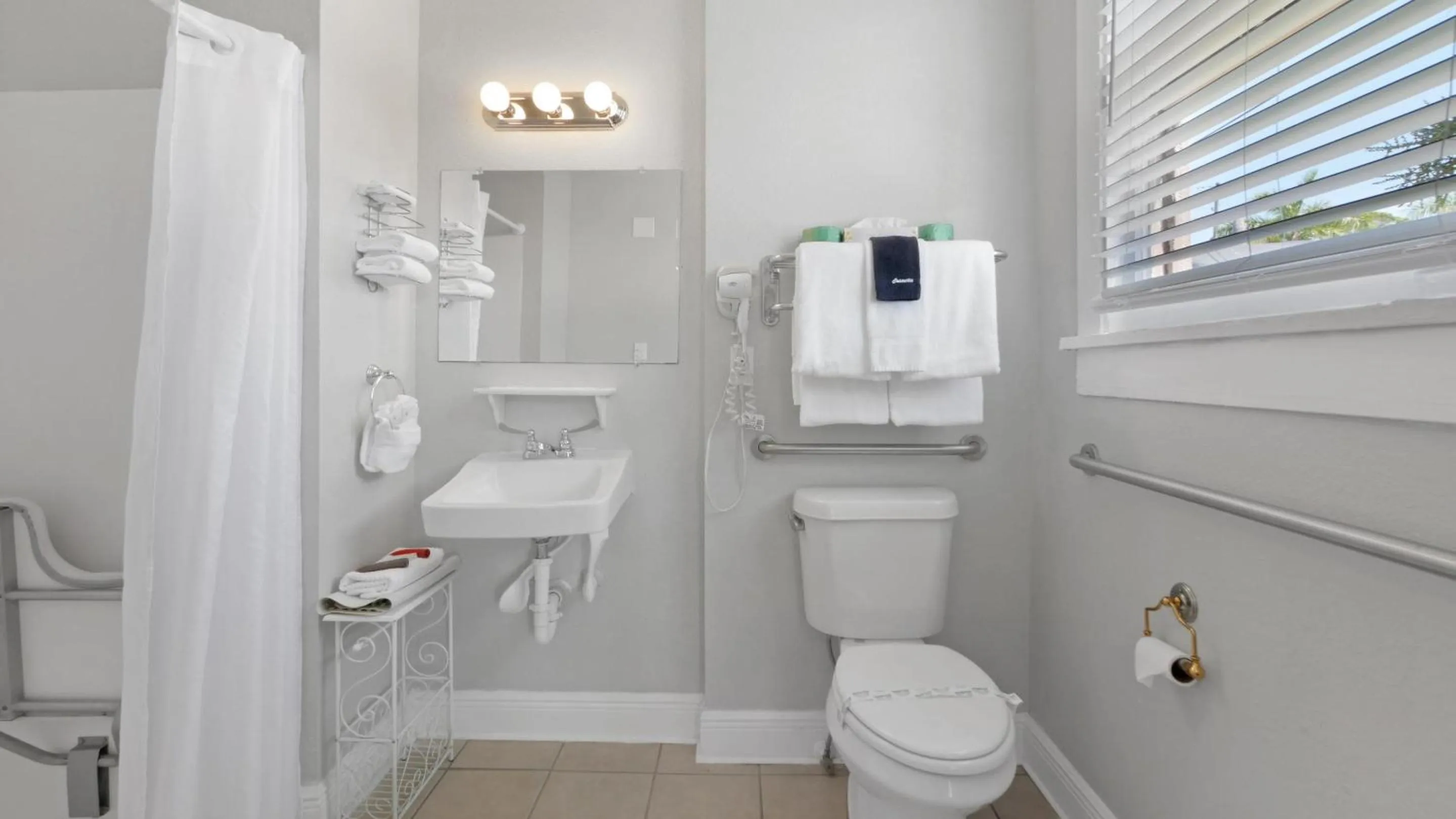 Bathroom in Crystal Bay Historic Hotel