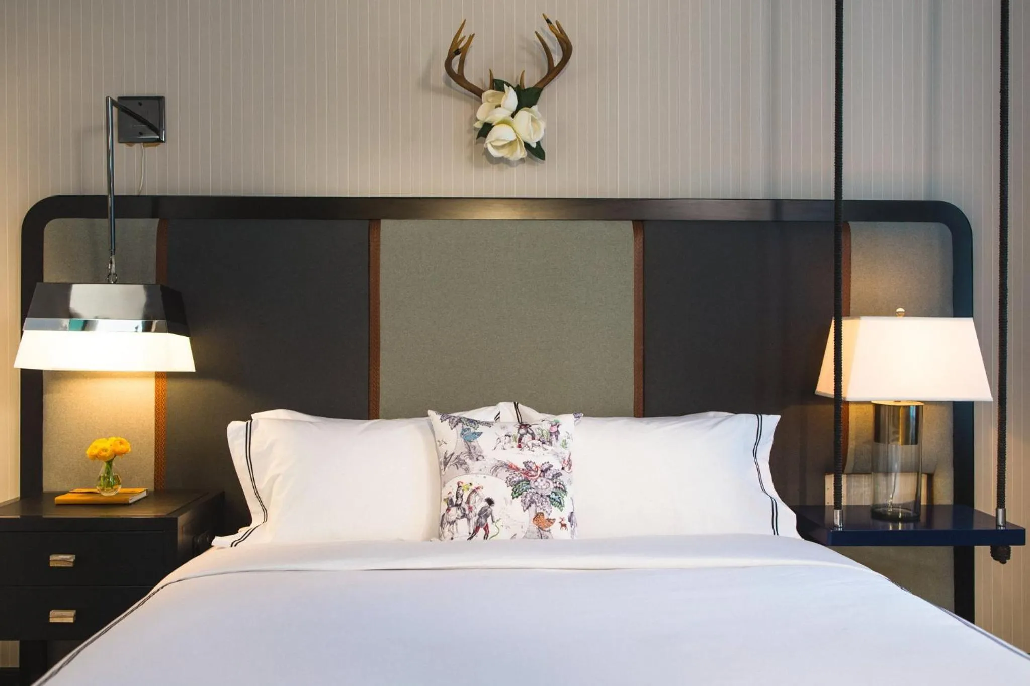 Photo of the whole room, Bed in Kimpton Cardinal Hotel by IHG