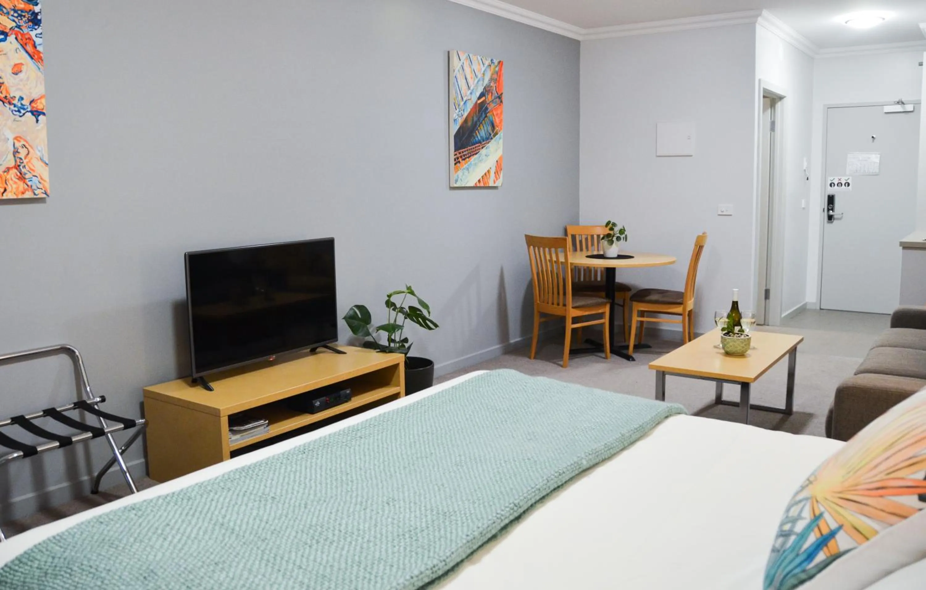 Bed in Mansfield Apartments