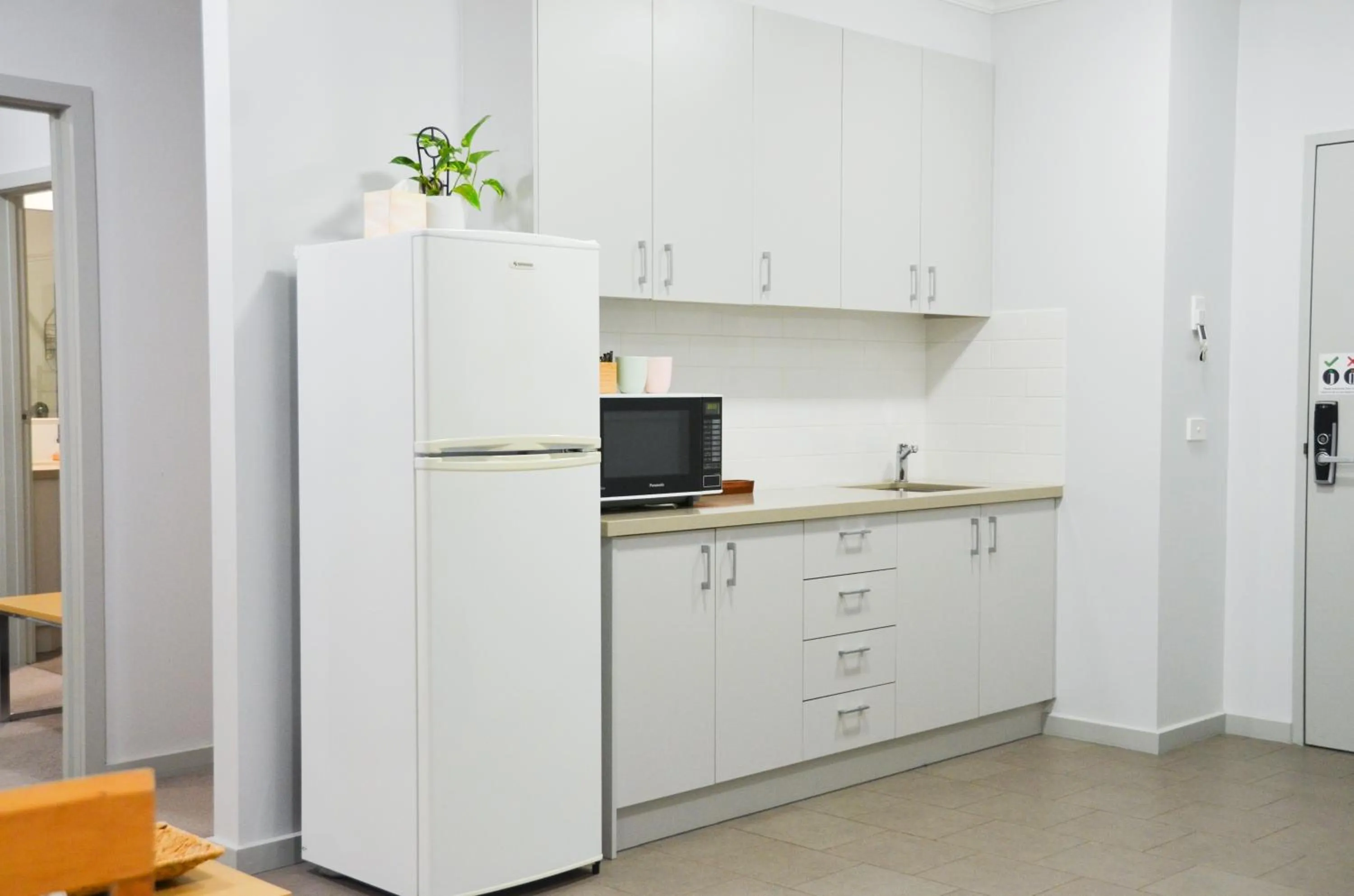 Kitchen or kitchenette in Mansfield Apartments