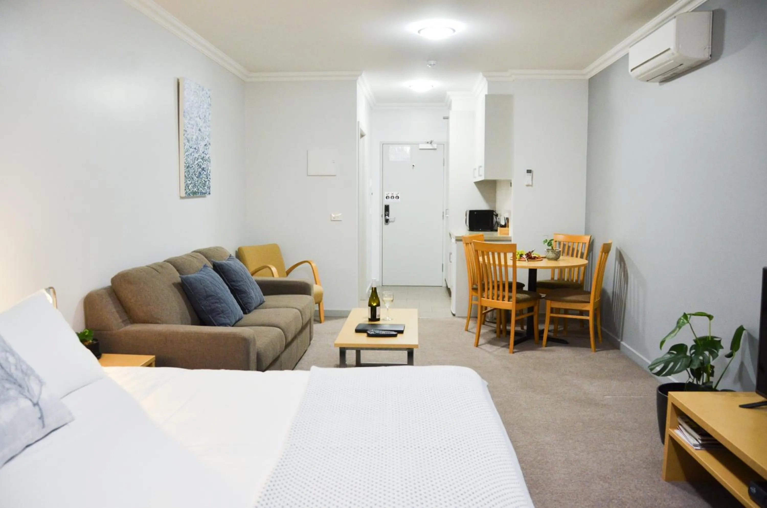 Bed in Mansfield Apartments