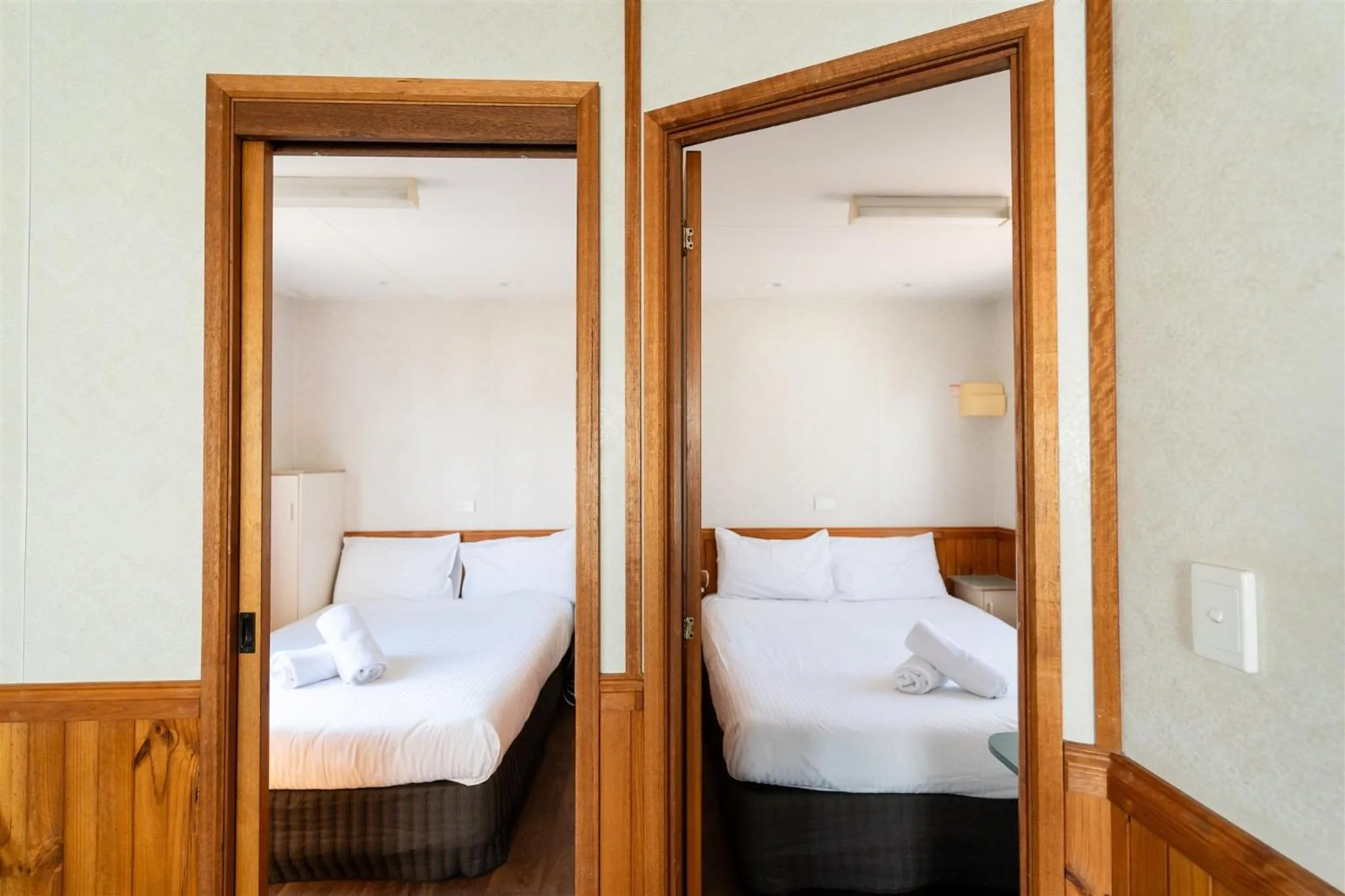 Bed in Riverside Cabin Park