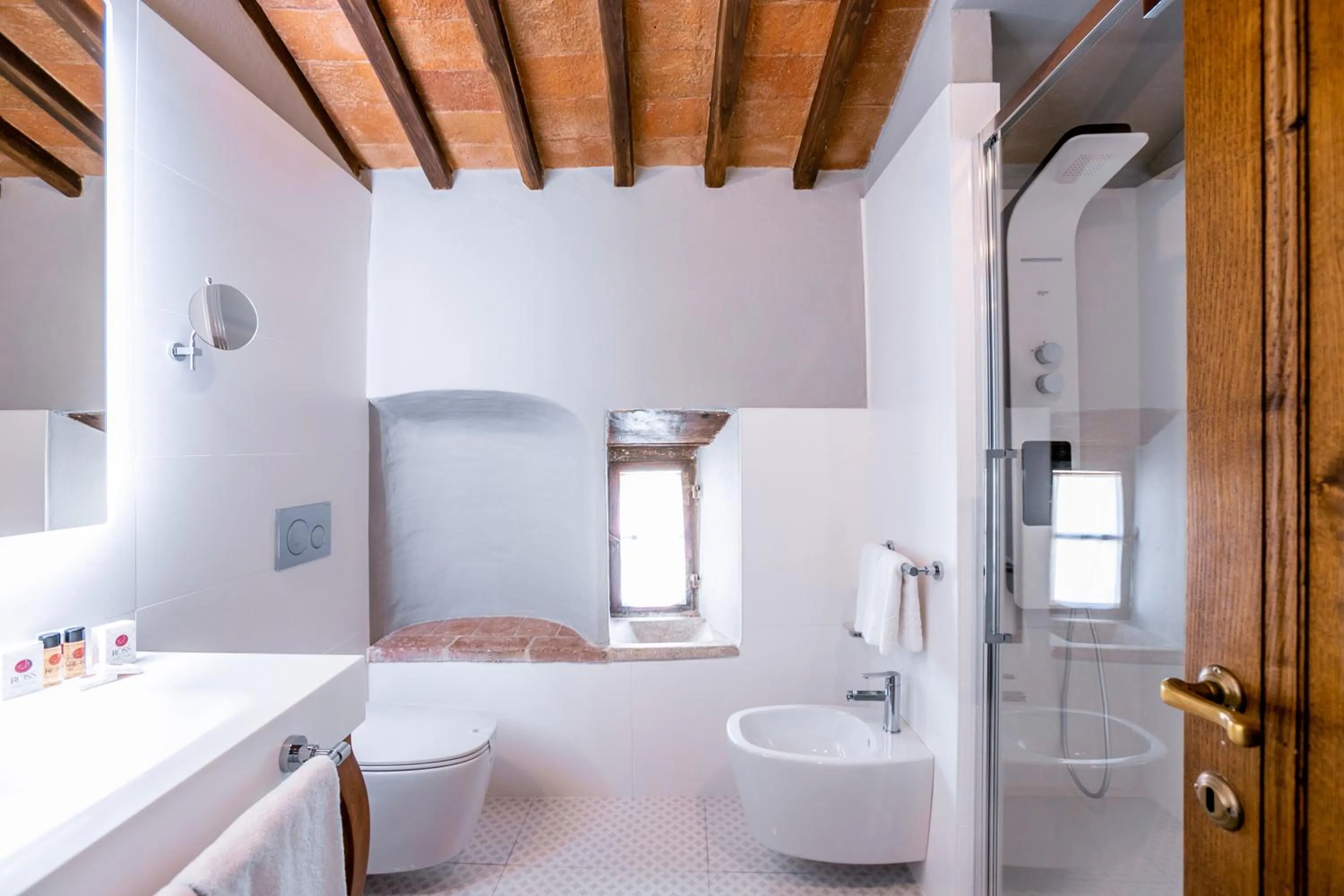 Bathroom in Palazzo Leopoldo Dimora Storica & Spa