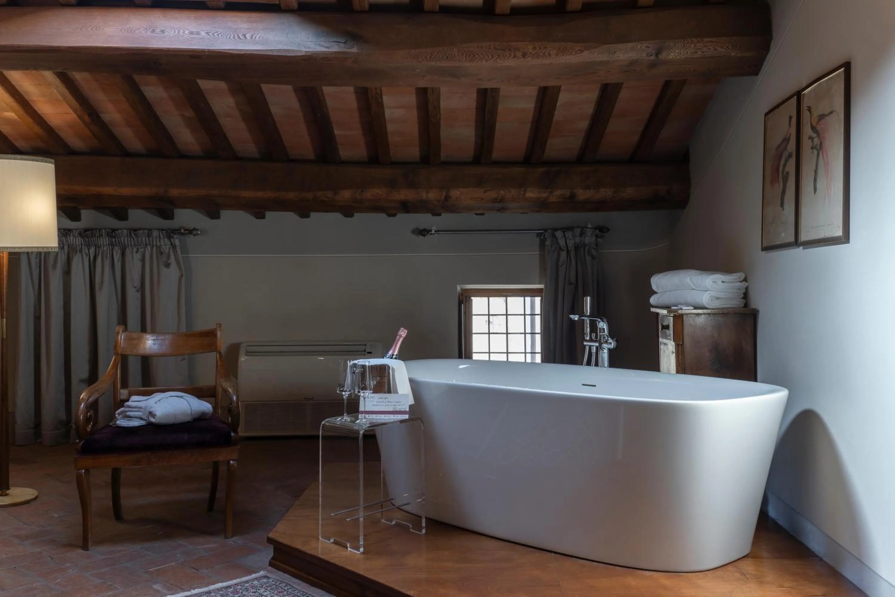 Photo of the whole room in Palazzo Leopoldo Dimora Storica & Spa