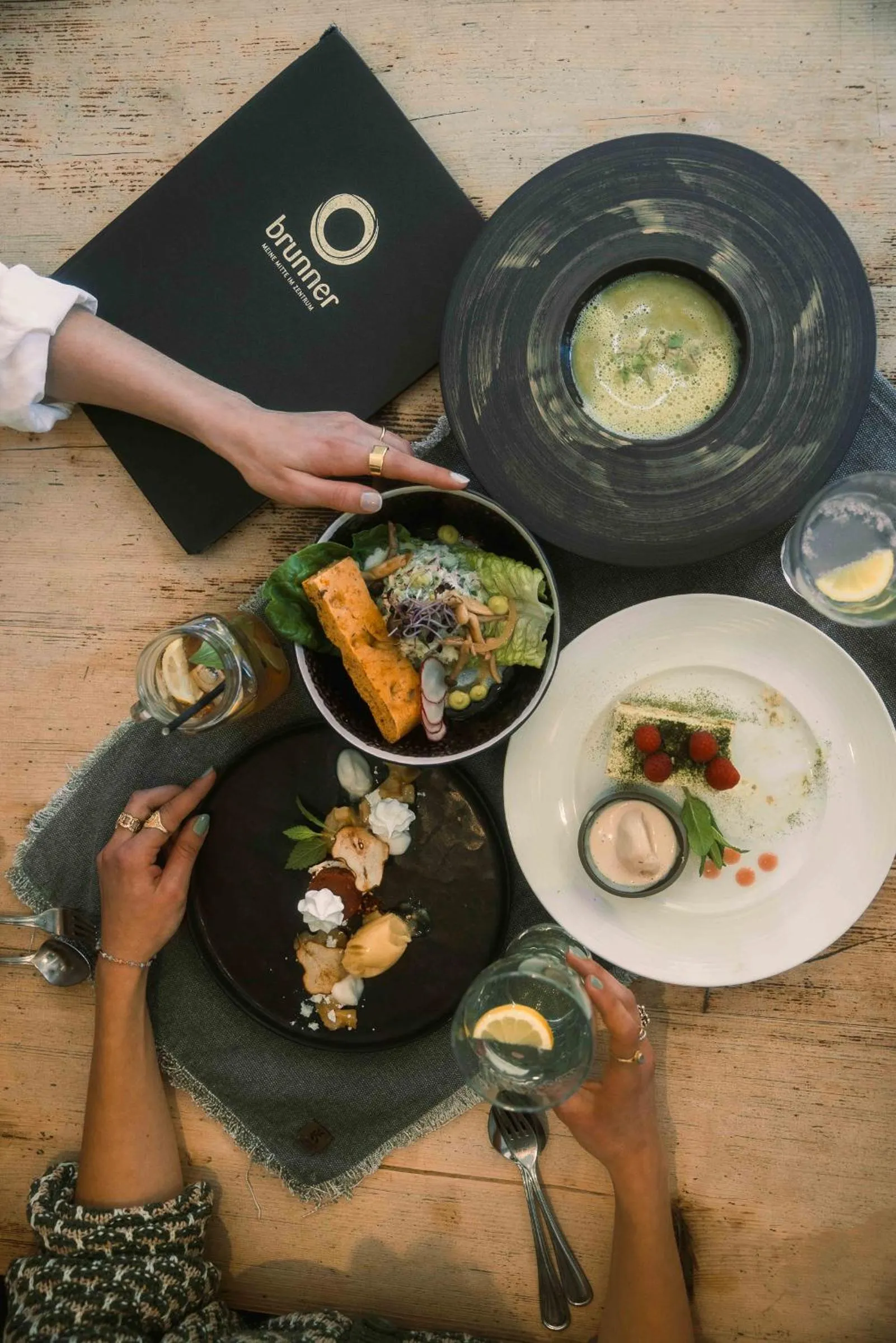 Restaurant/places to eat in Stadthotel Brunner