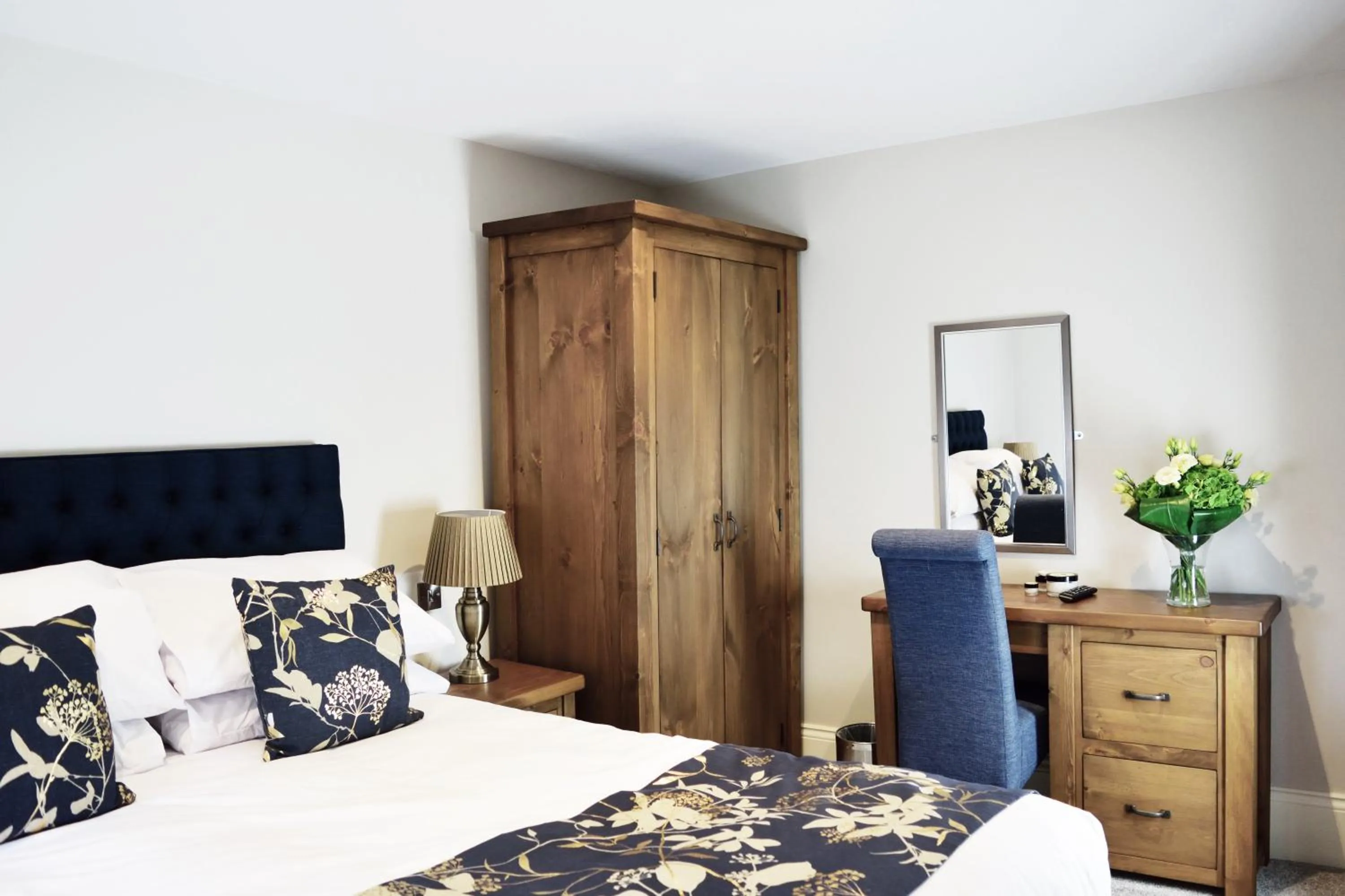 Photo of the whole room, Bed in The Morecambe Hotel