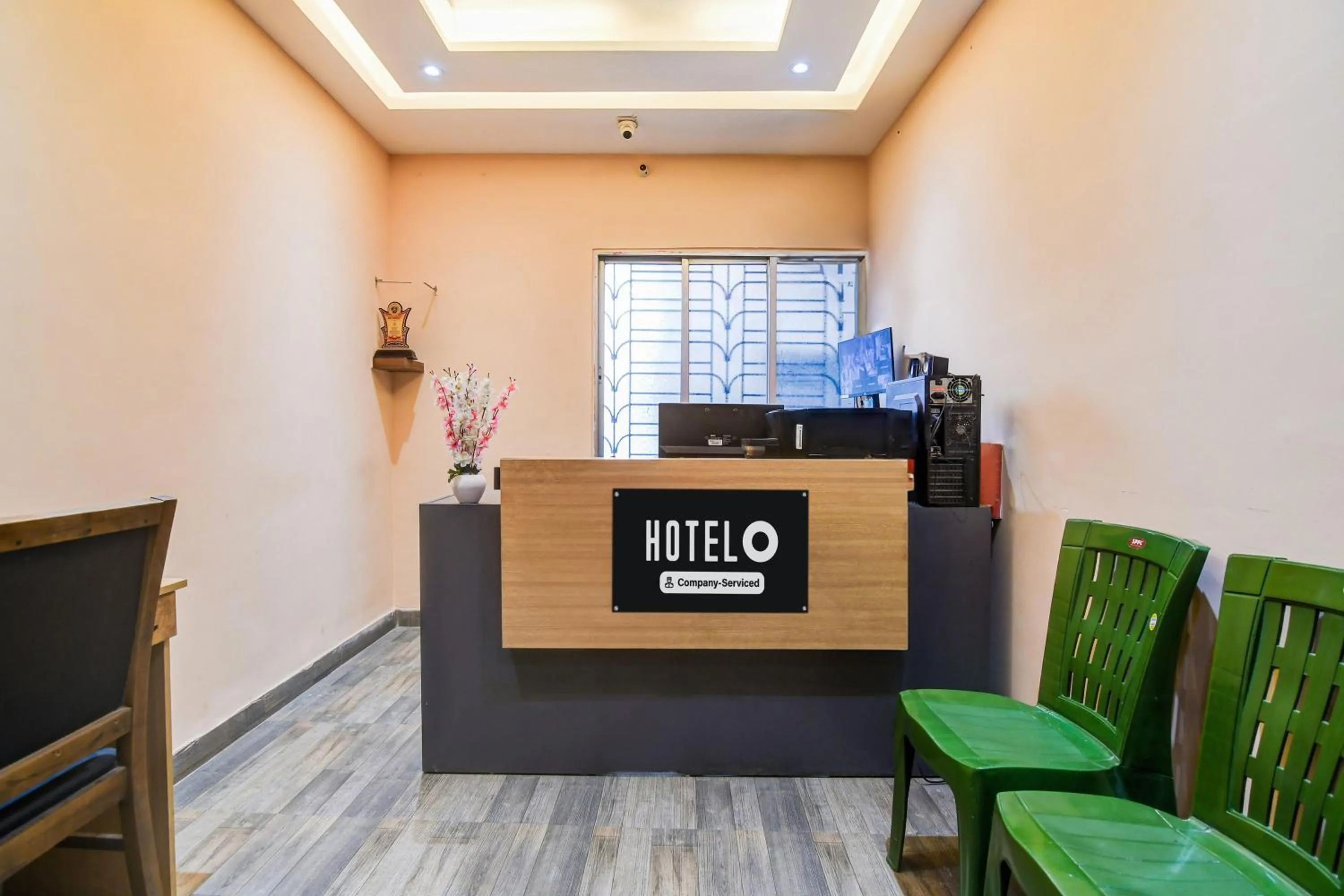 Lobby or reception in Super Hotel O DumDum Thana More Formerly Bimla Regency